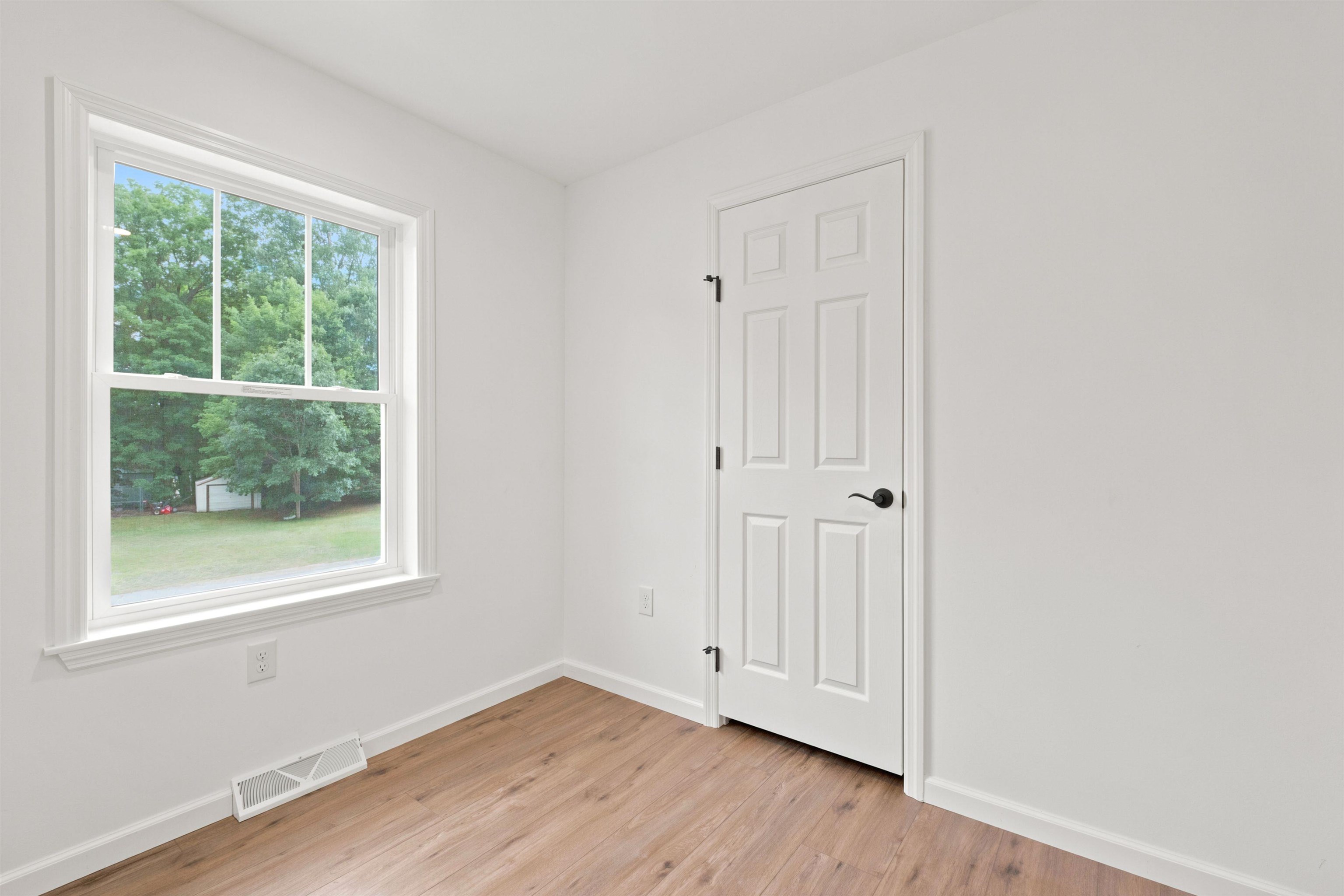 28 Cottage Place Property Photo 20