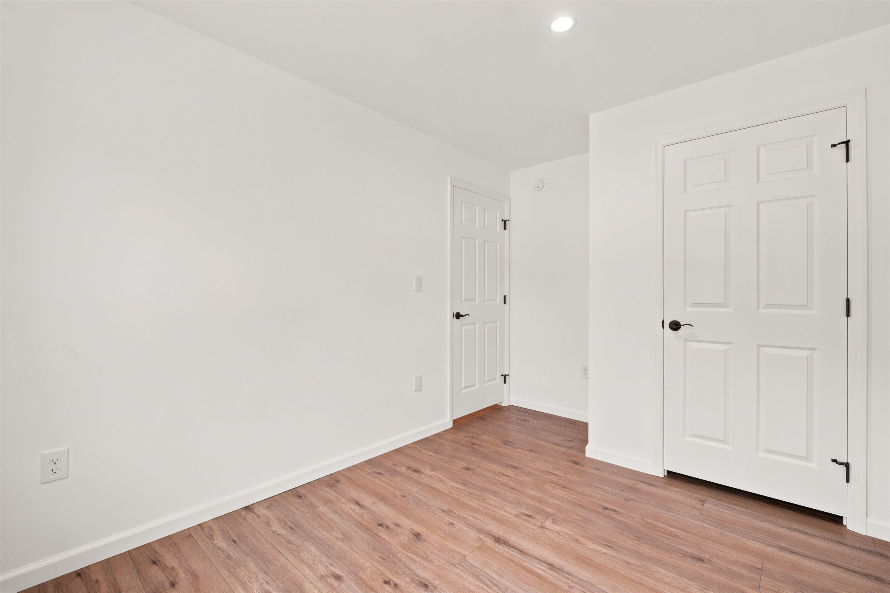 28 Cottage Place Property Photo 25