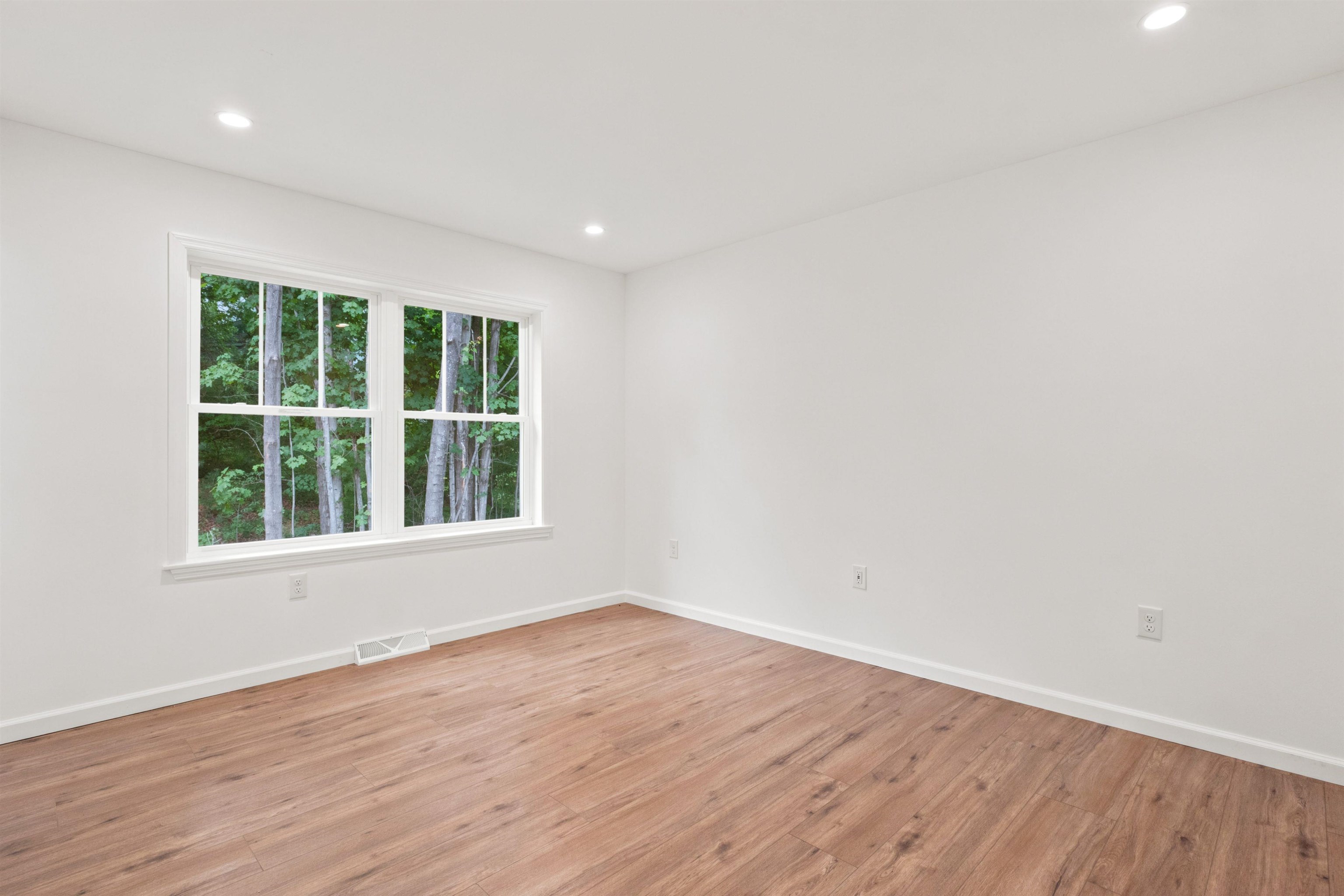 28 Cottage Place Property Photo 26