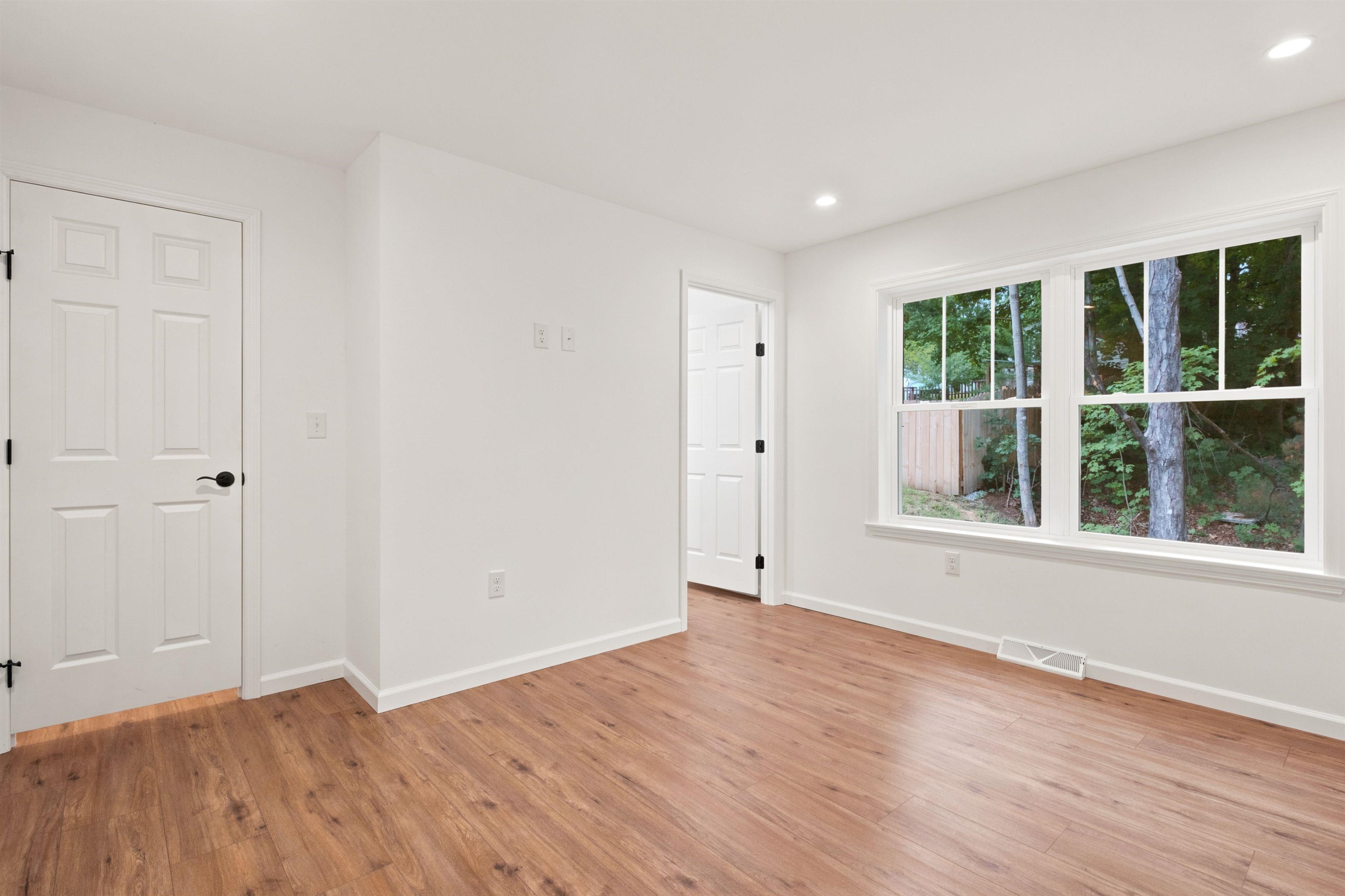 28 Cottage Place Property Photo 27