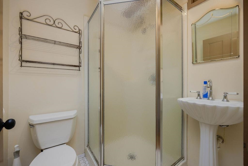 1051 Cross Road Property Photo 17