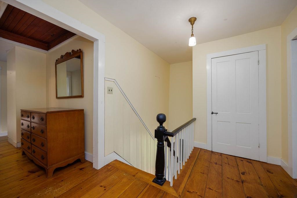 1051 Cross Road Property Photo 19