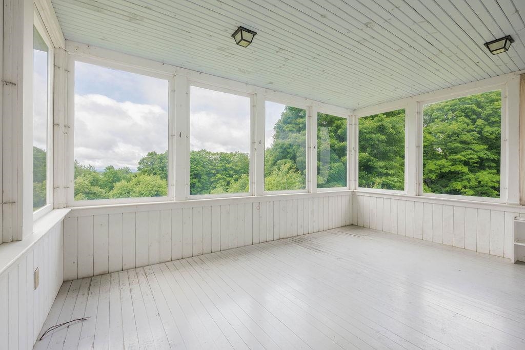 1051 Cross Road Property Photo 34