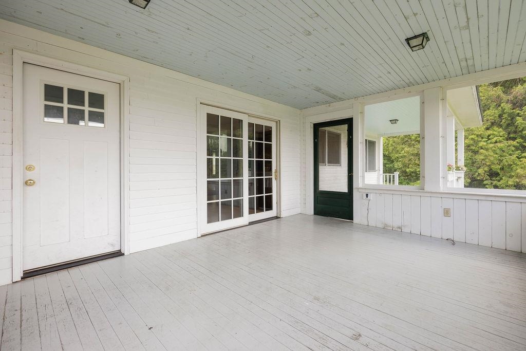 1051 Cross Road Property Photo 35
