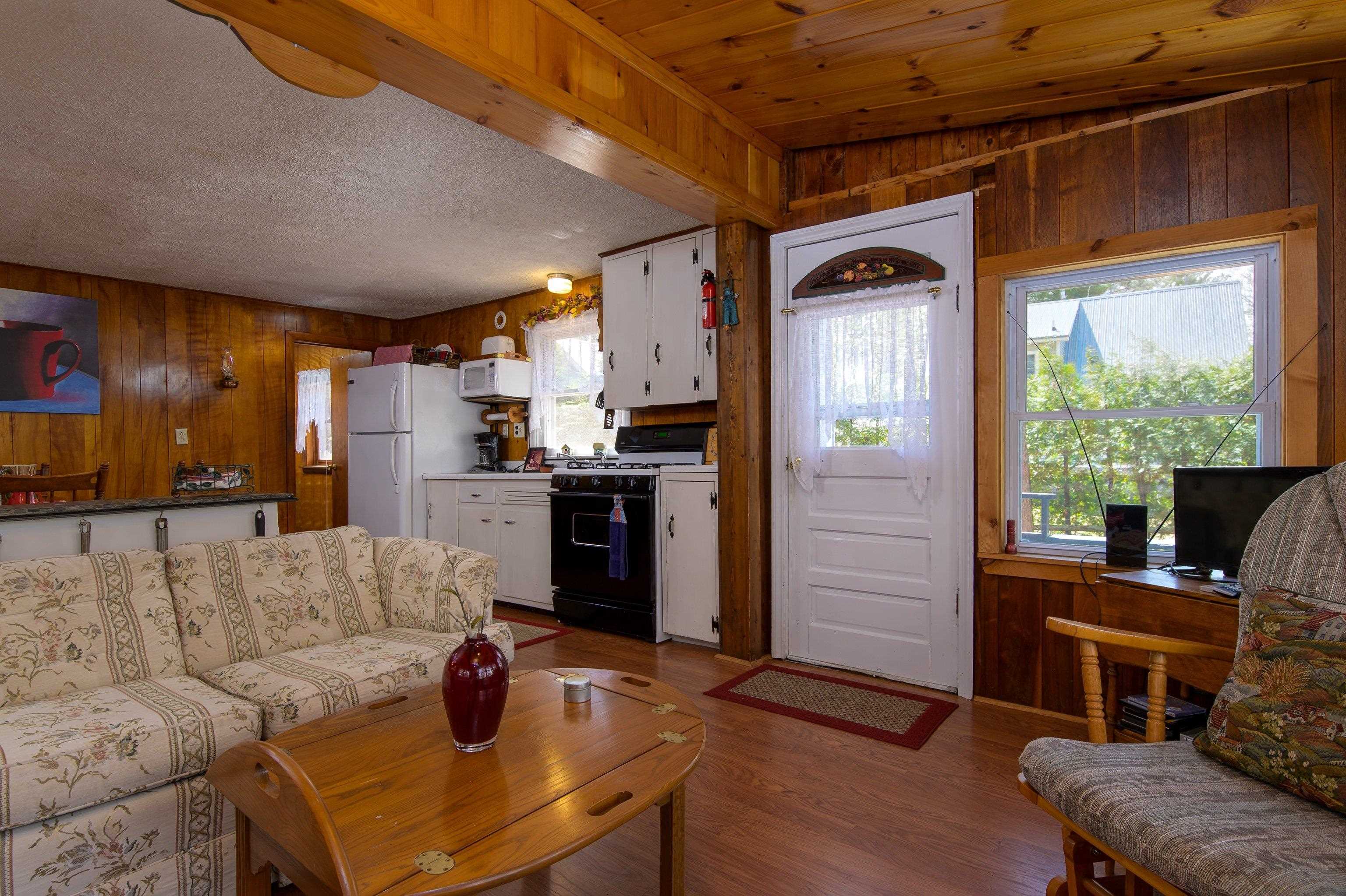 1143 Lakeshore Drive Property Photo 4