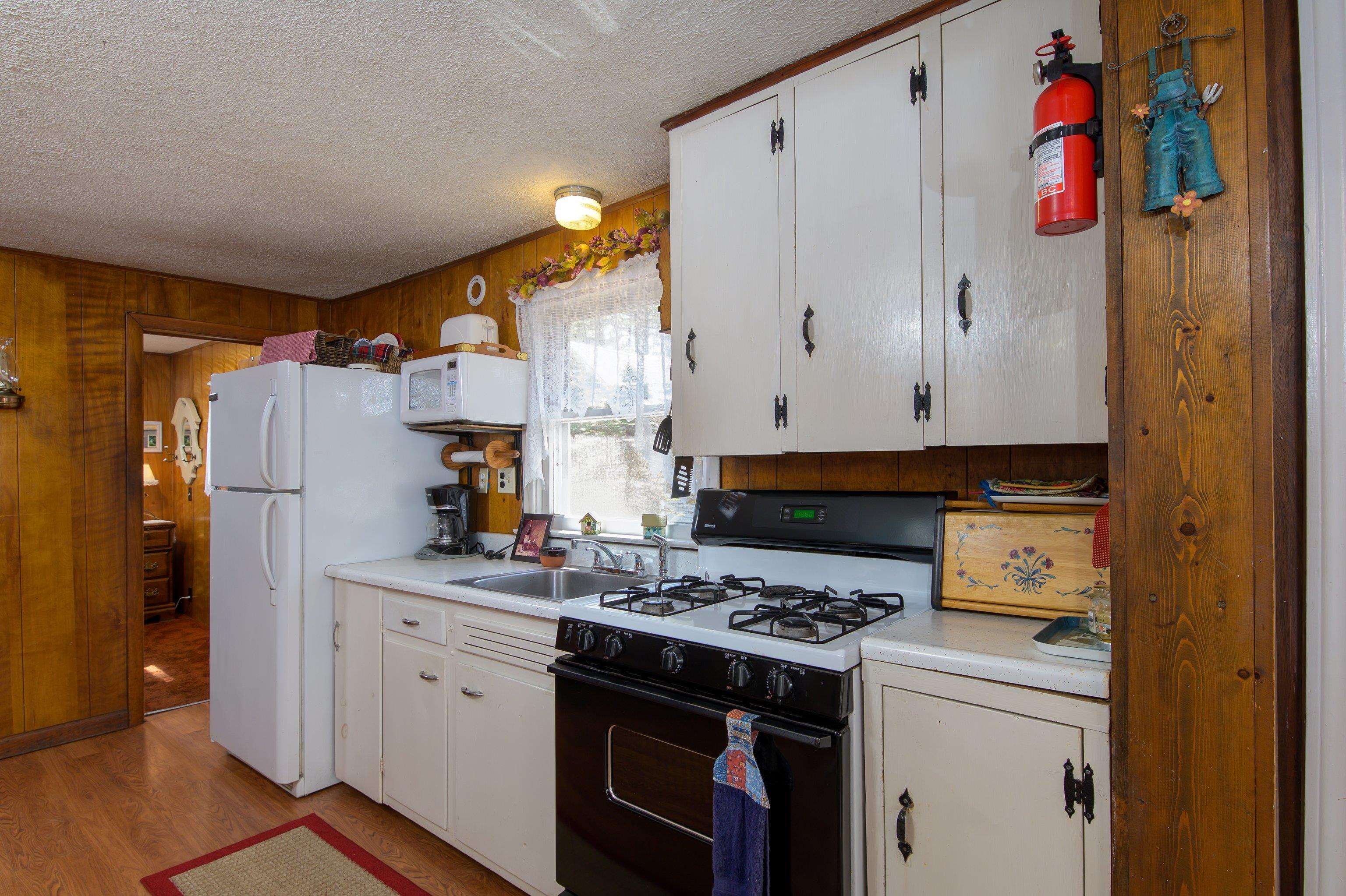 1143 Lakeshore Drive Property Photo 6