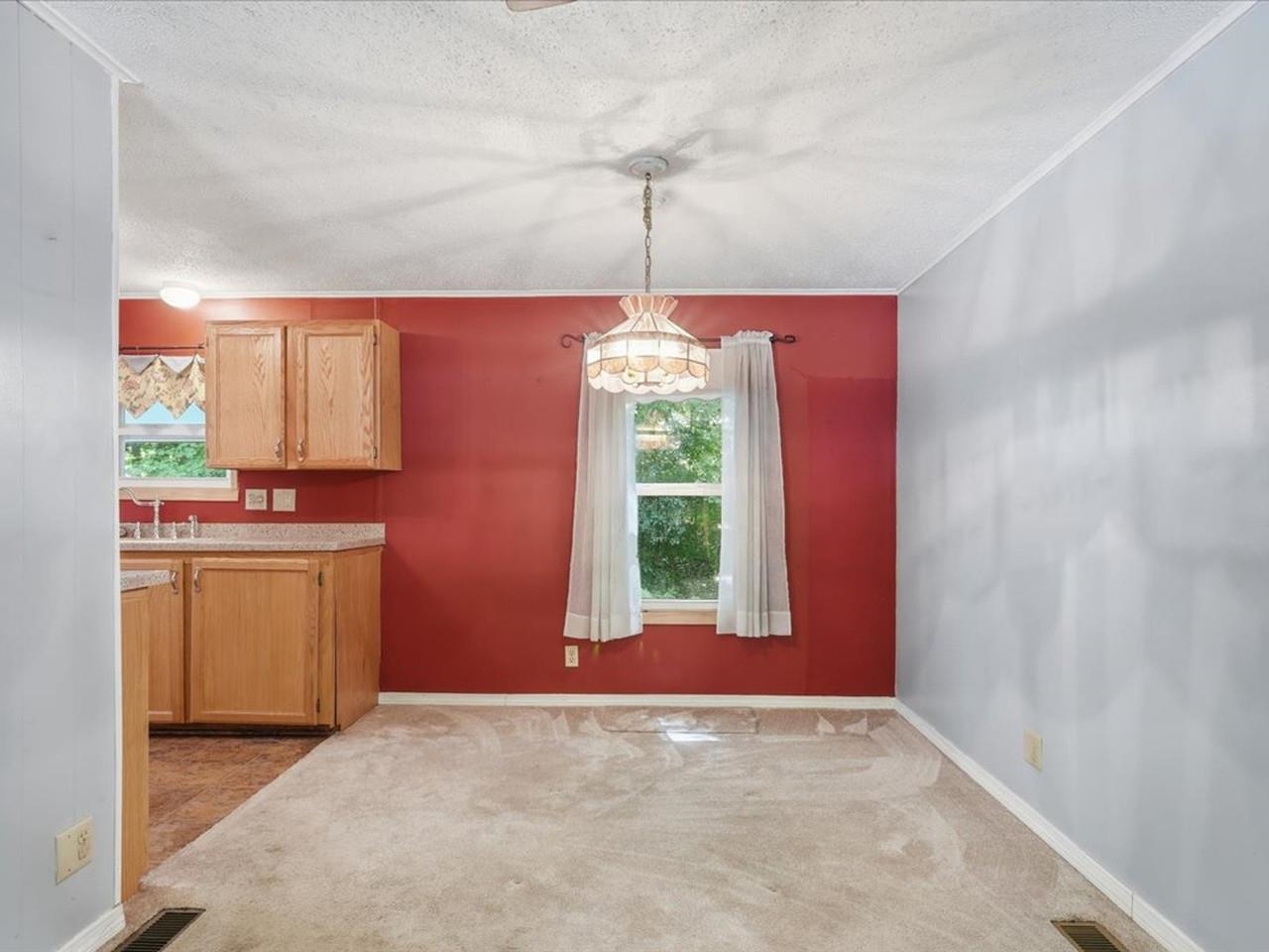 135 Williston Woods Road Property Photo 8