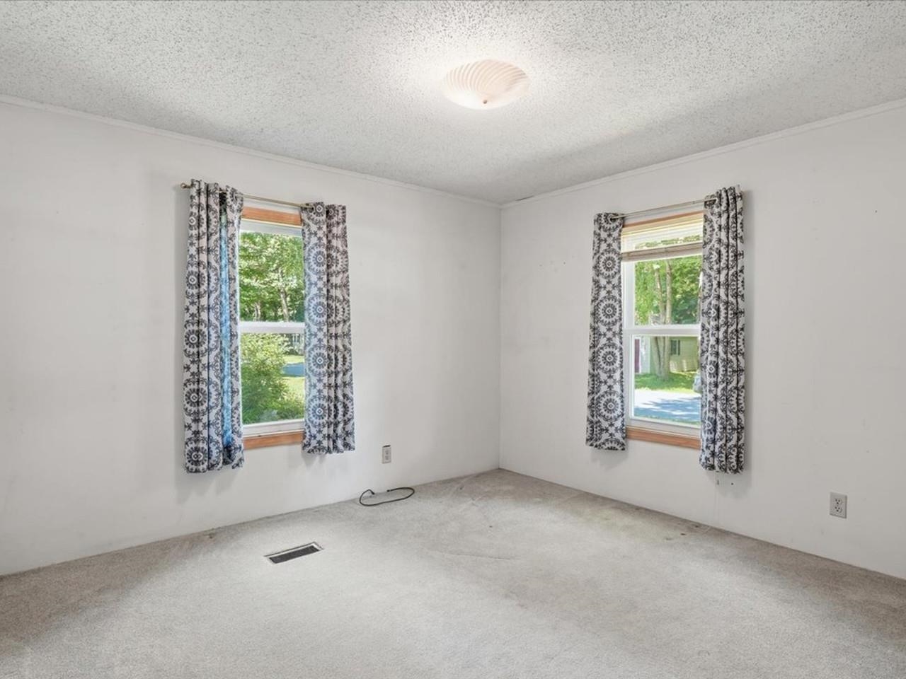 135 Williston Woods Road Property Photo 16