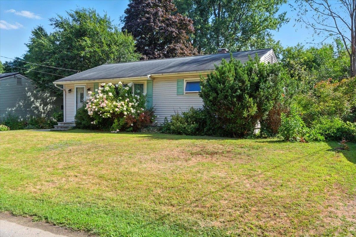 18 Maplewood Drive Property Photo 1