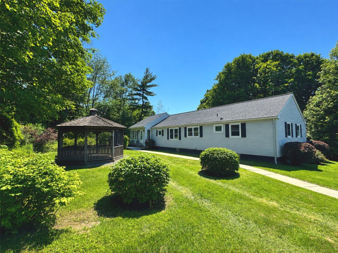 240 Jericho Road Property Photo 2
