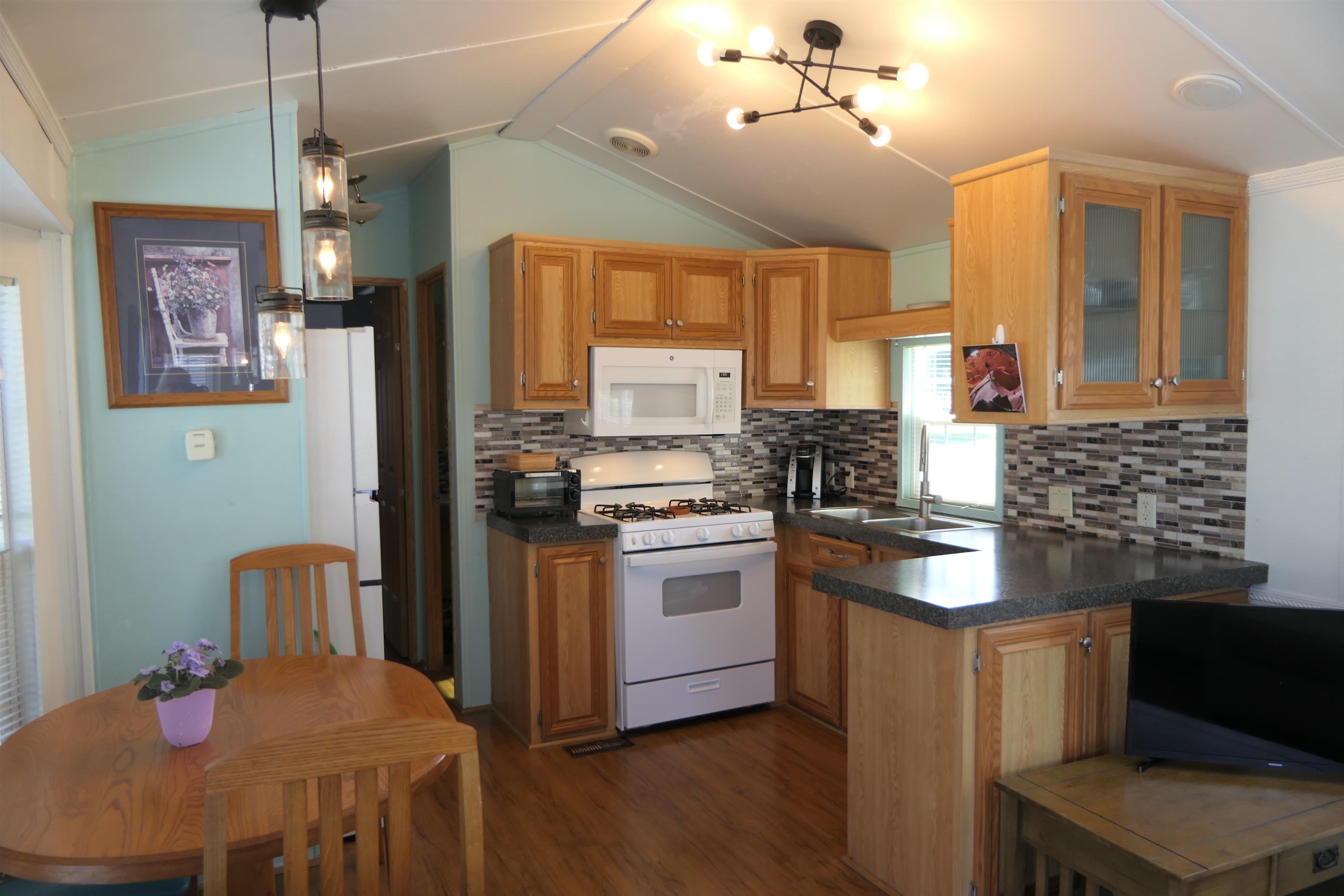 17 Eagle Lane Property Photo 3