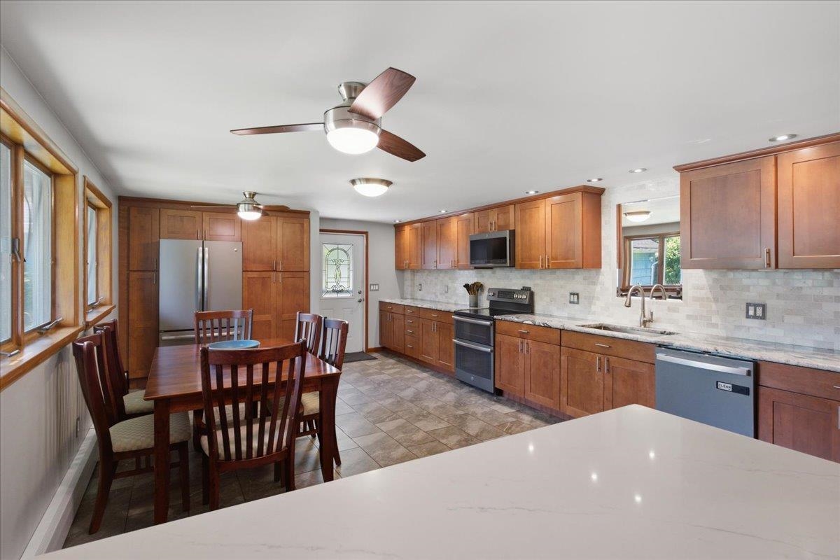 811 Middle Pownal Road Property Photo 1