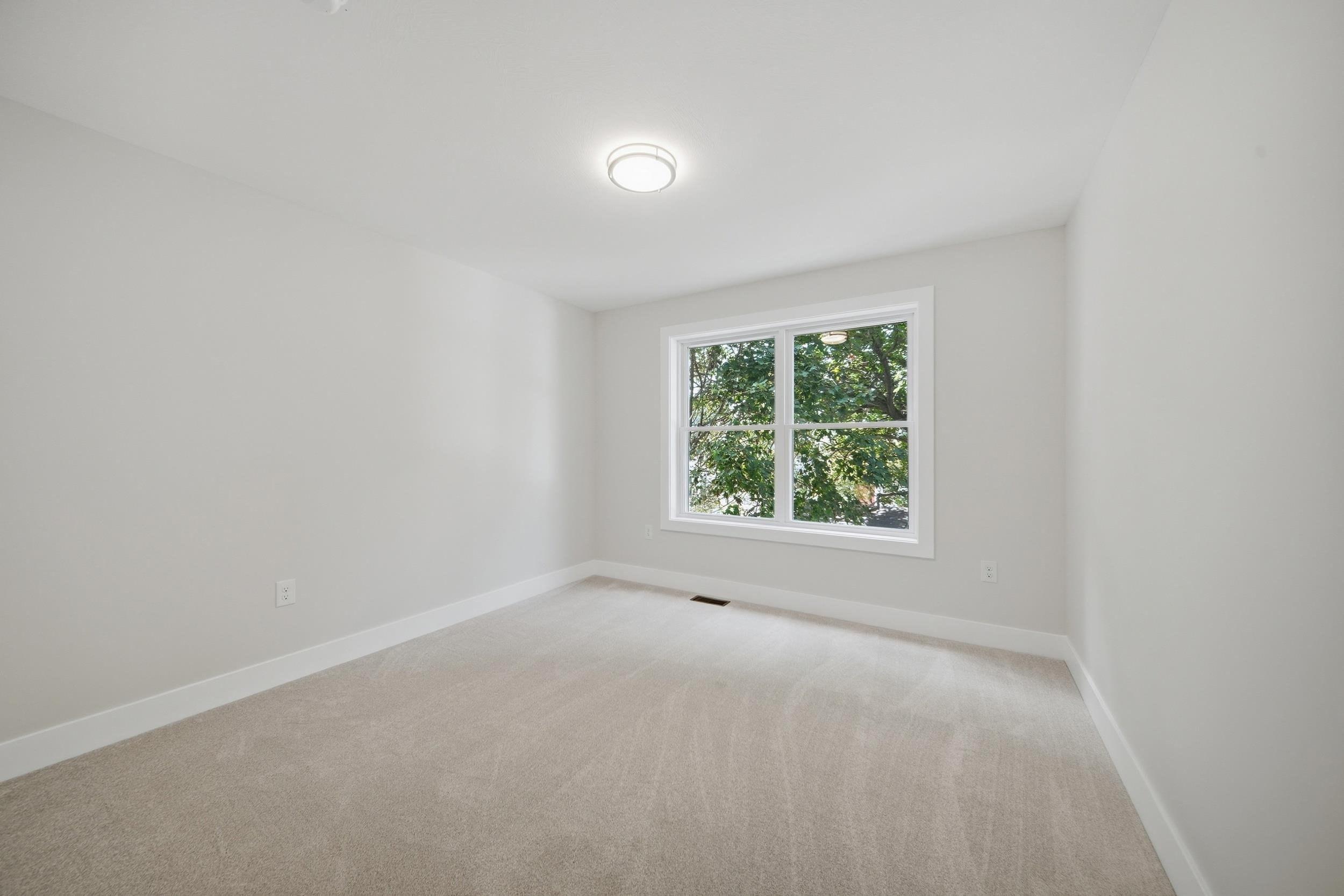 16 Manchester Street Property Photo 28