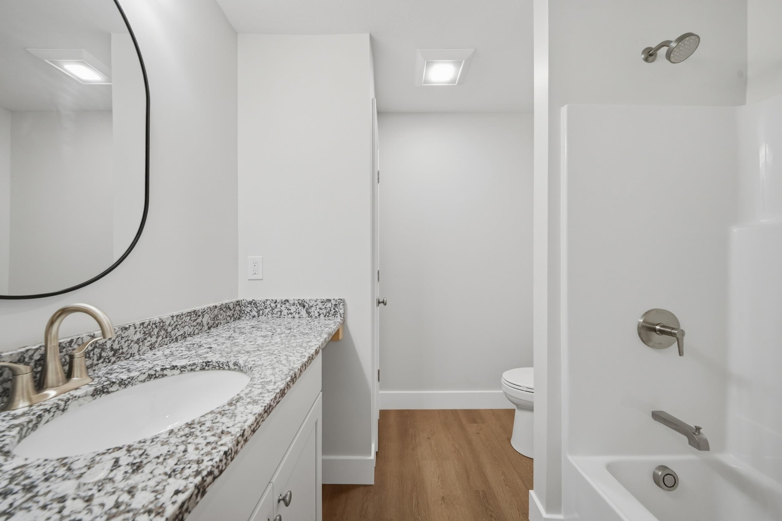 16 Manchester Street Property Photo 32