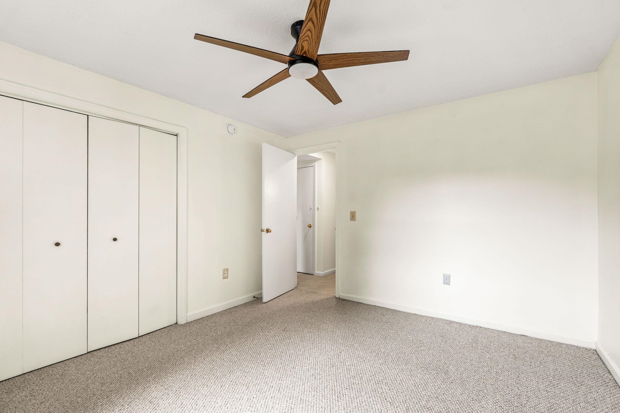 1202 White Cedar Boulevard Property Photo 20