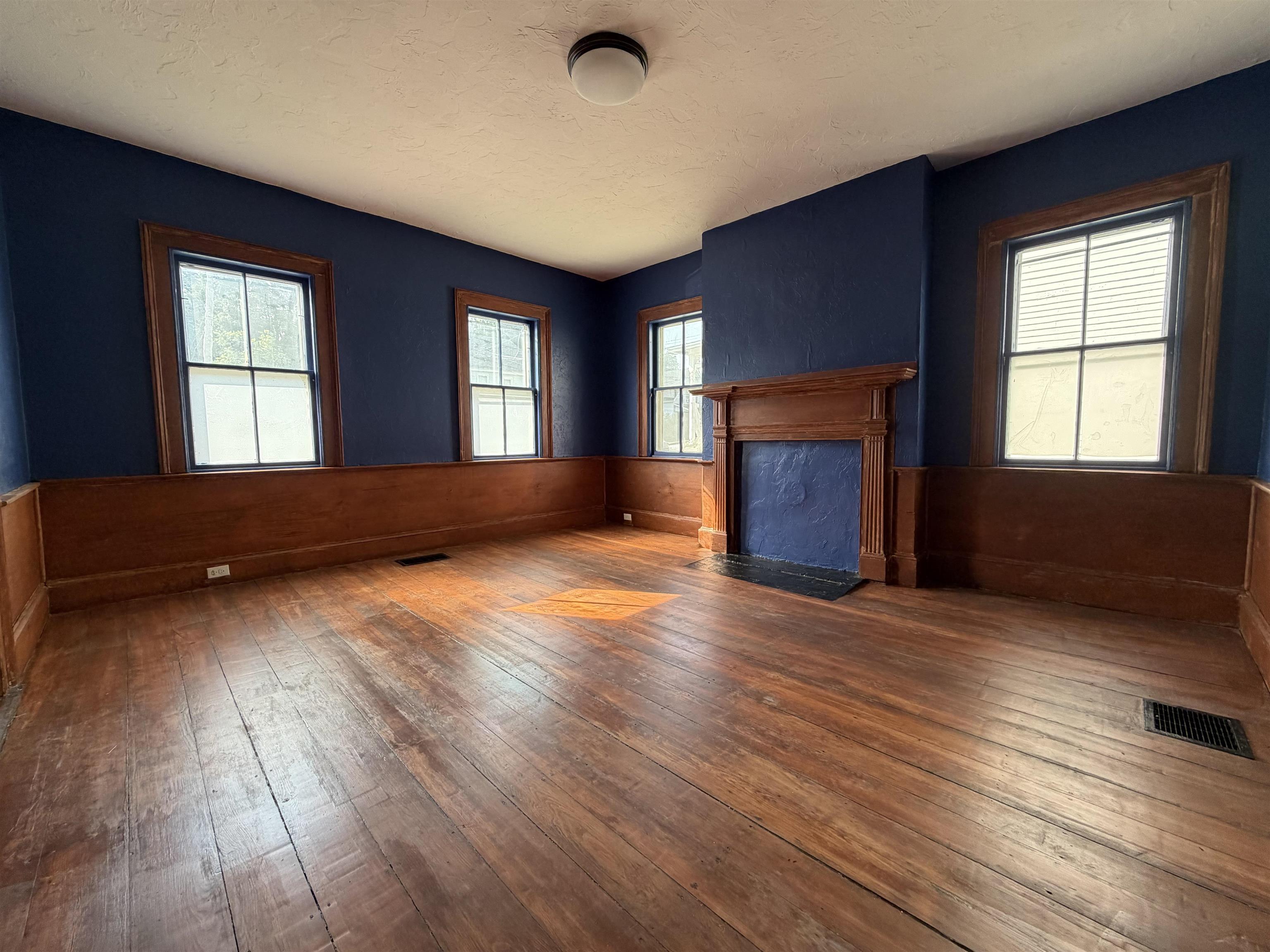 4 Washington Street Property Photo 9
