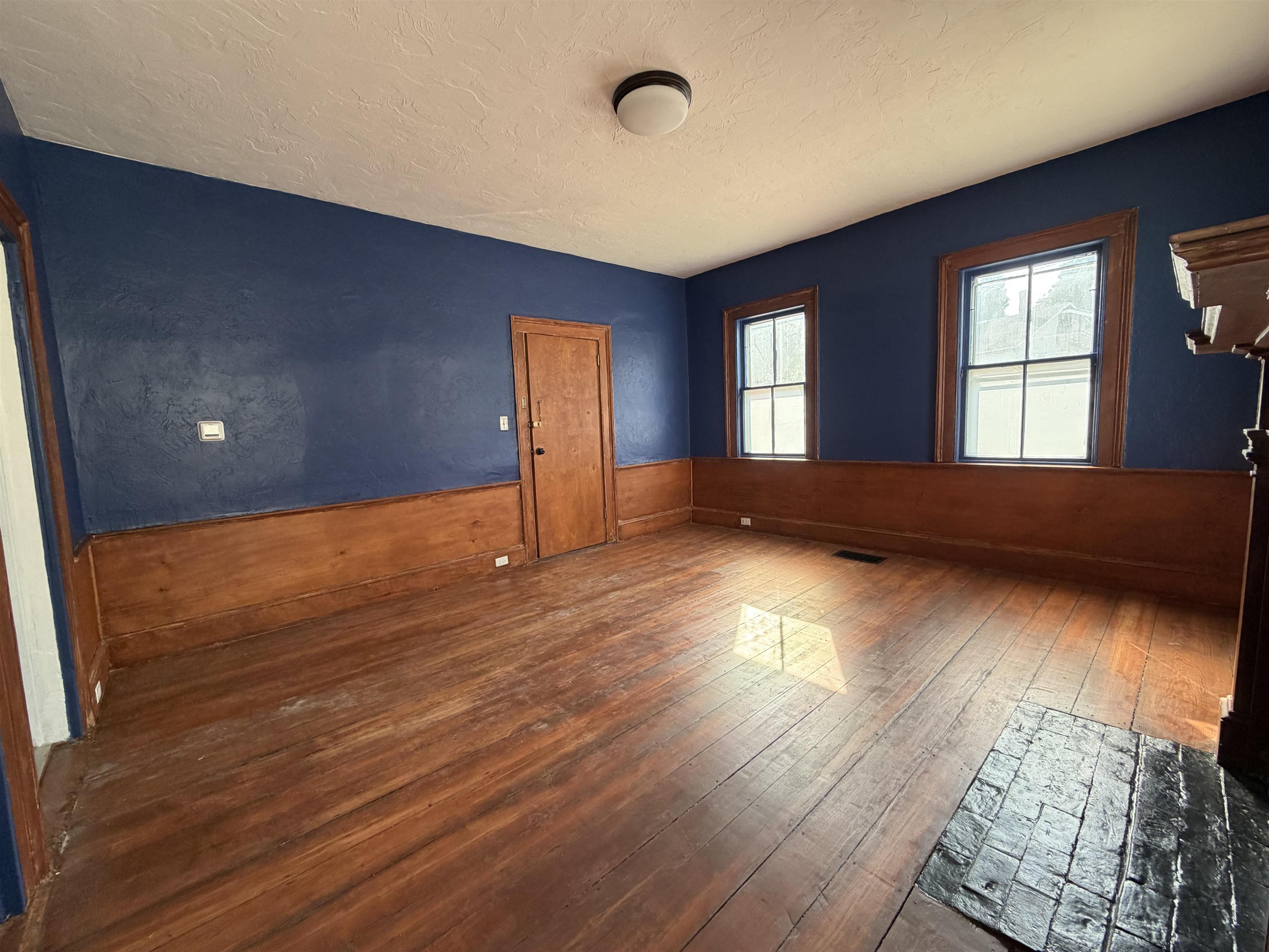 4 Washington Street Property Photo 11