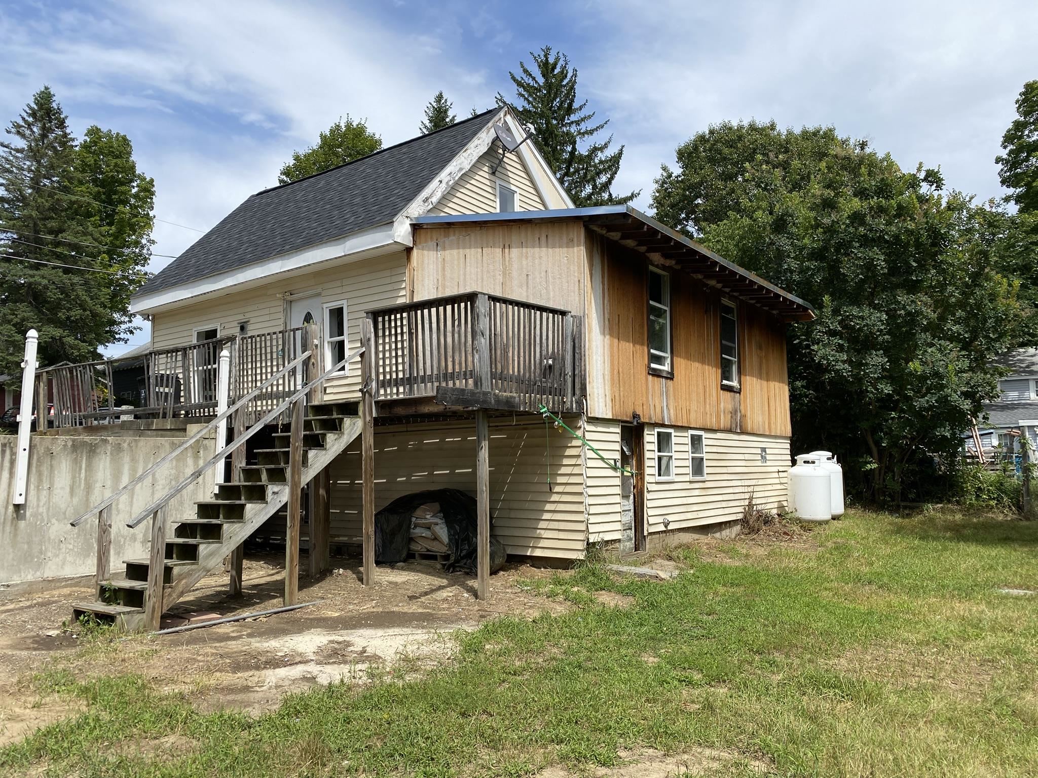 91 Munroe Street Property Photo 5