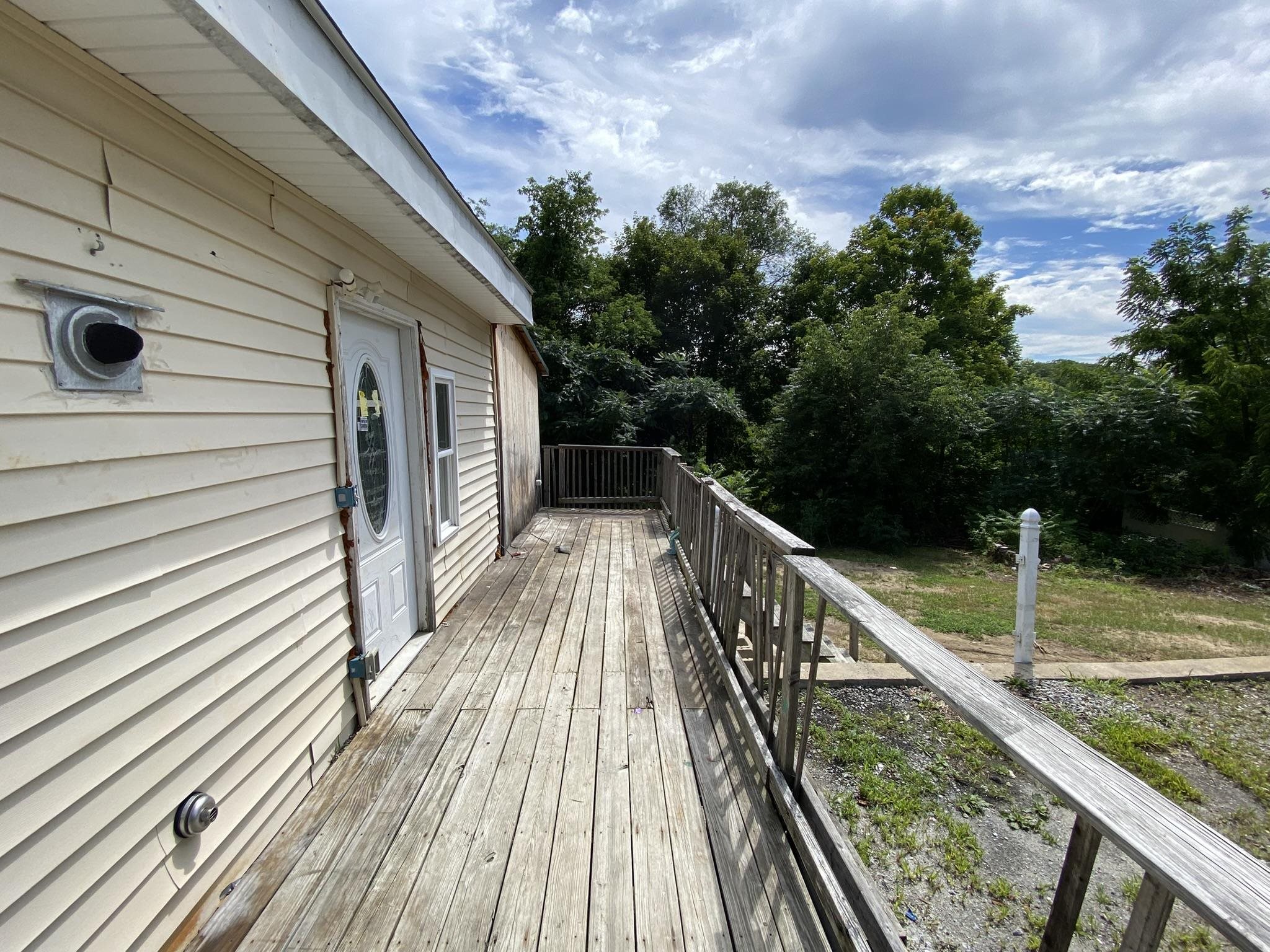 91 Munroe Street Property Photo 8