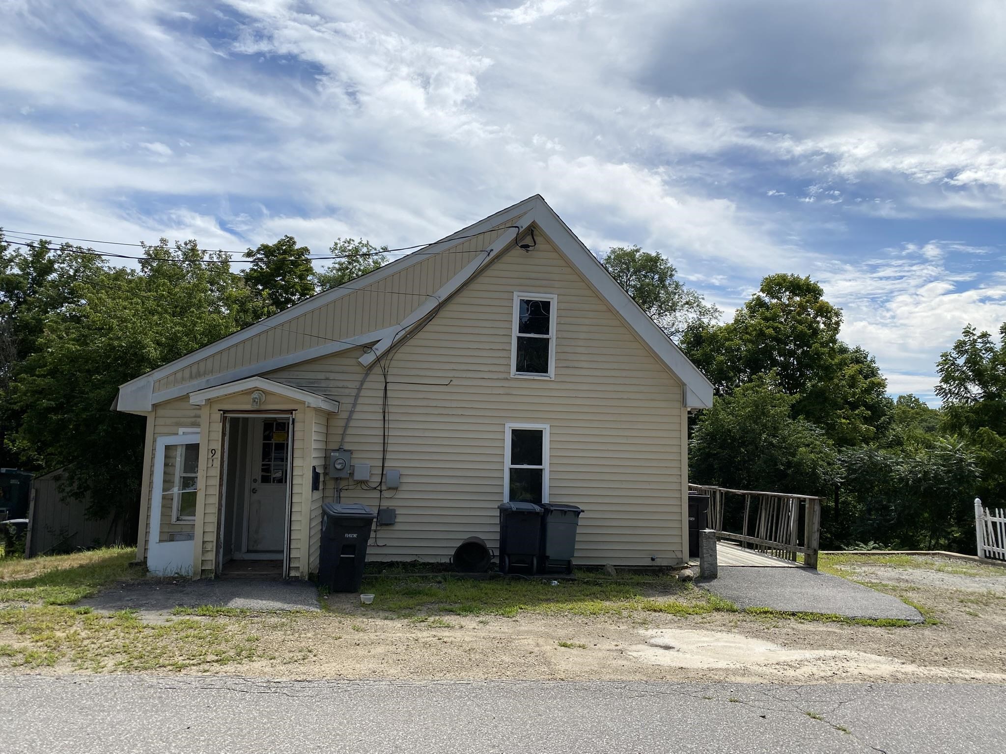 91 Munroe Street Property Photo 9