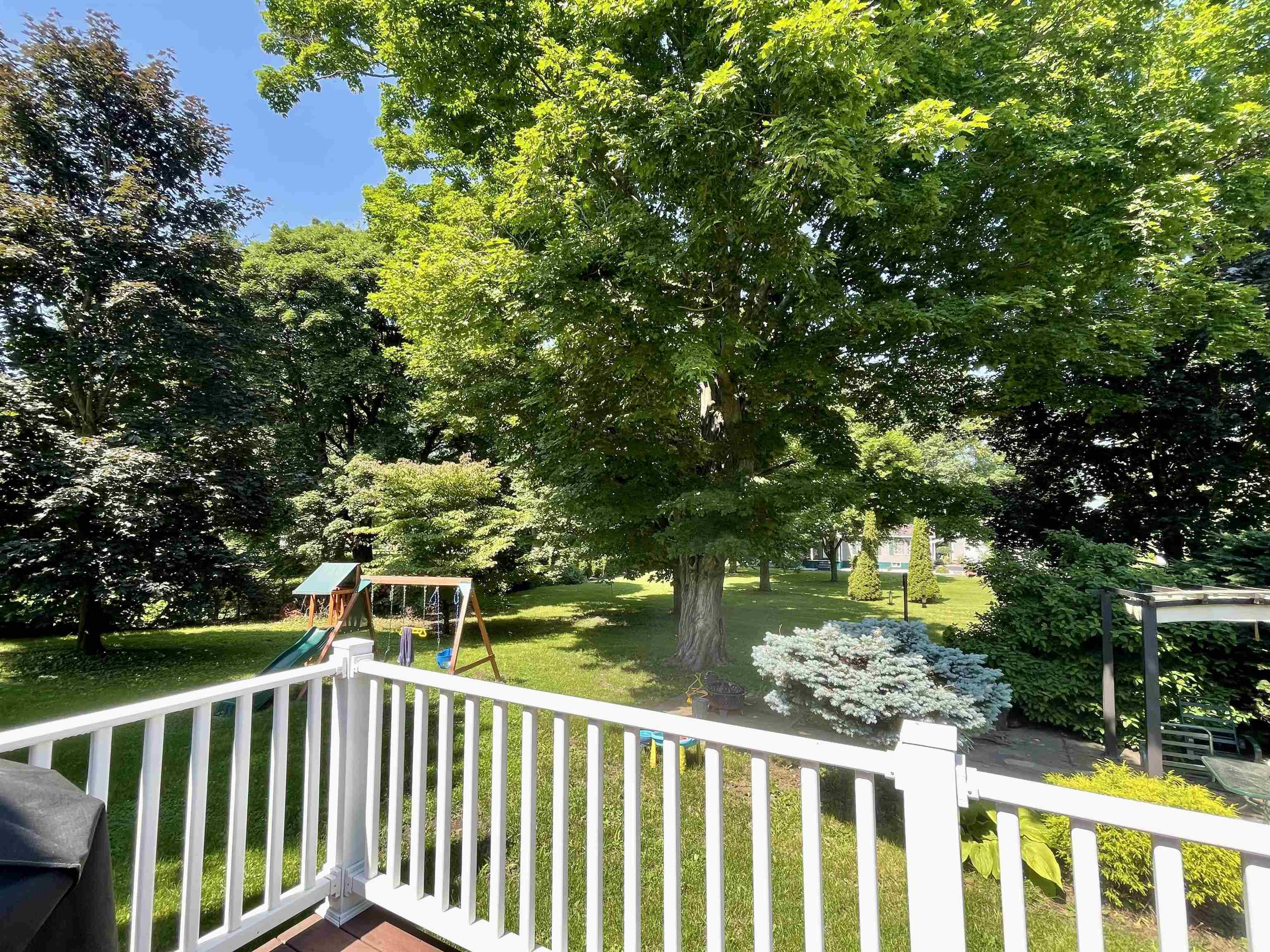 35 Spring Street Property Photo 20