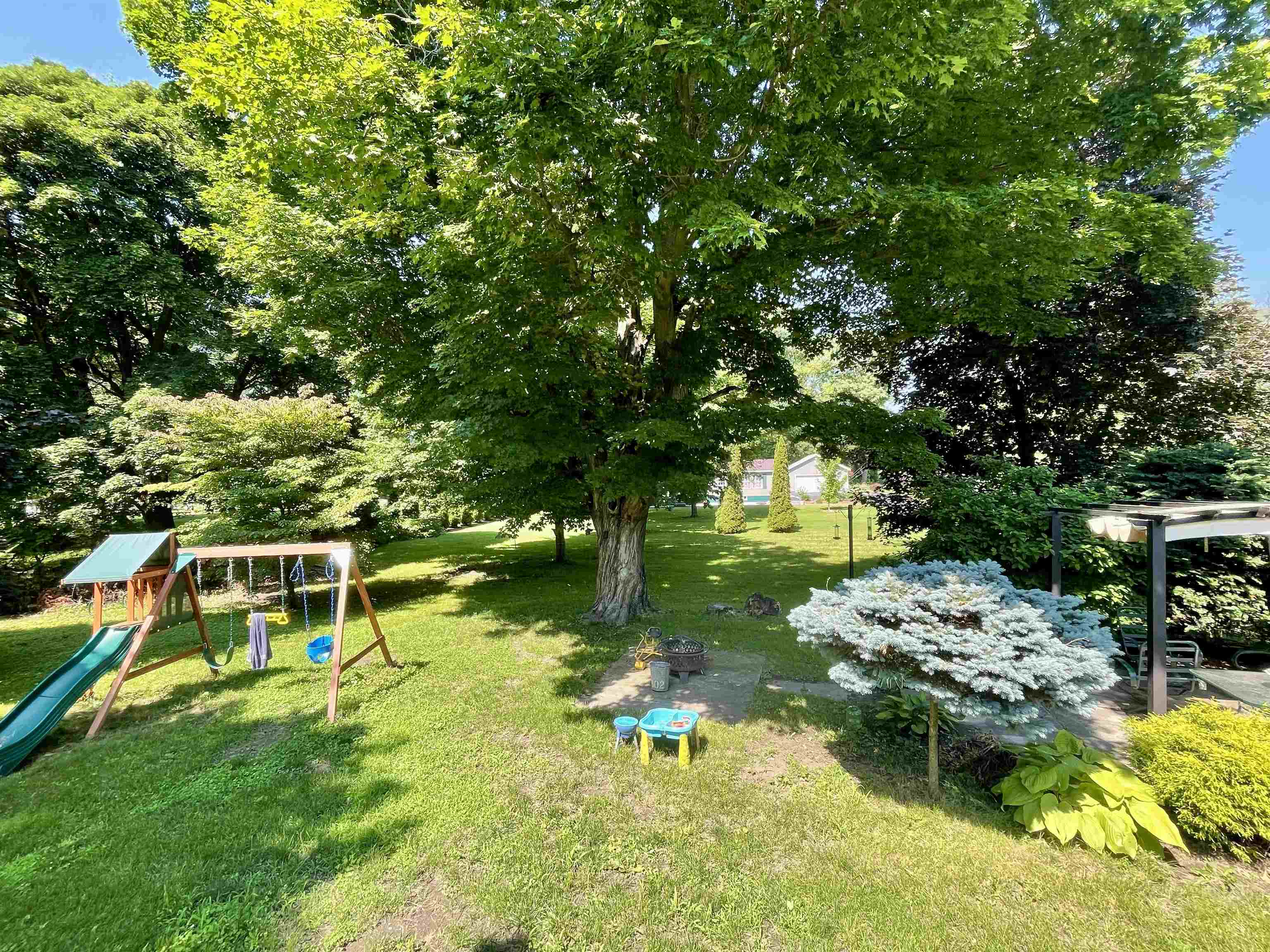 35 Spring Street Property Photo 21
