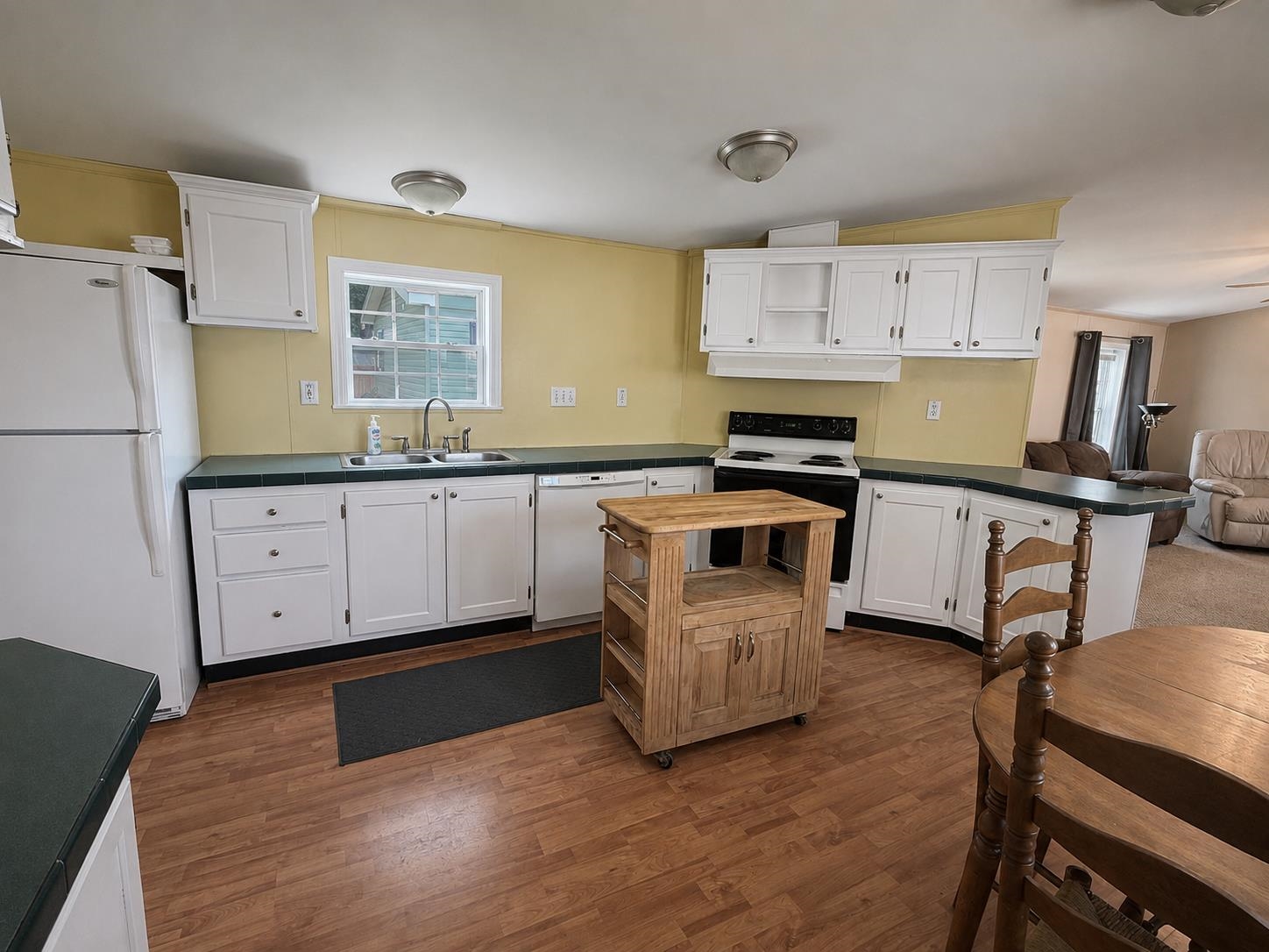 19 Hilltop Manor Mobile Home Park Property Photo 9