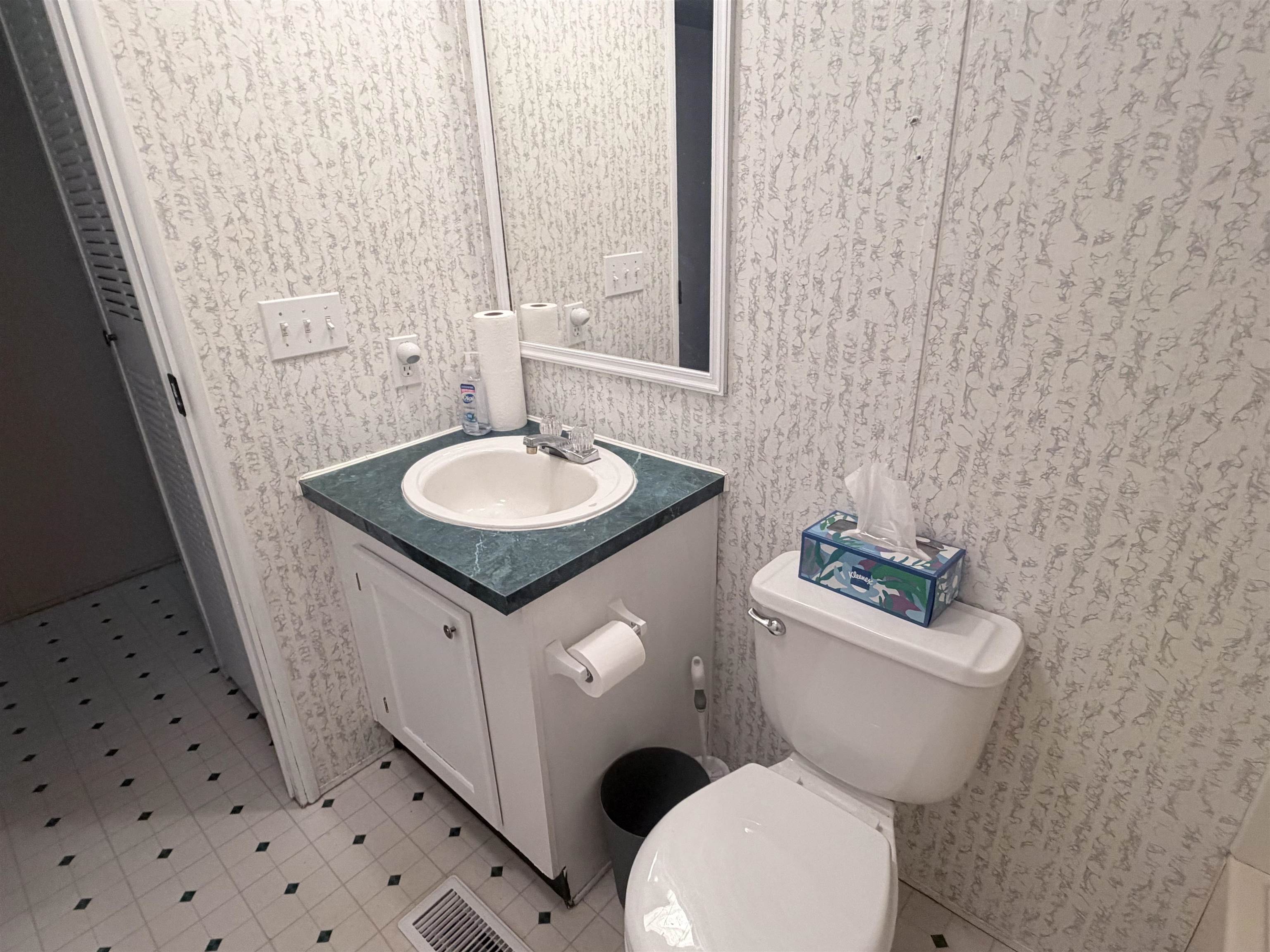 19 Hilltop Manor Mobile Home Park Property Photo 18