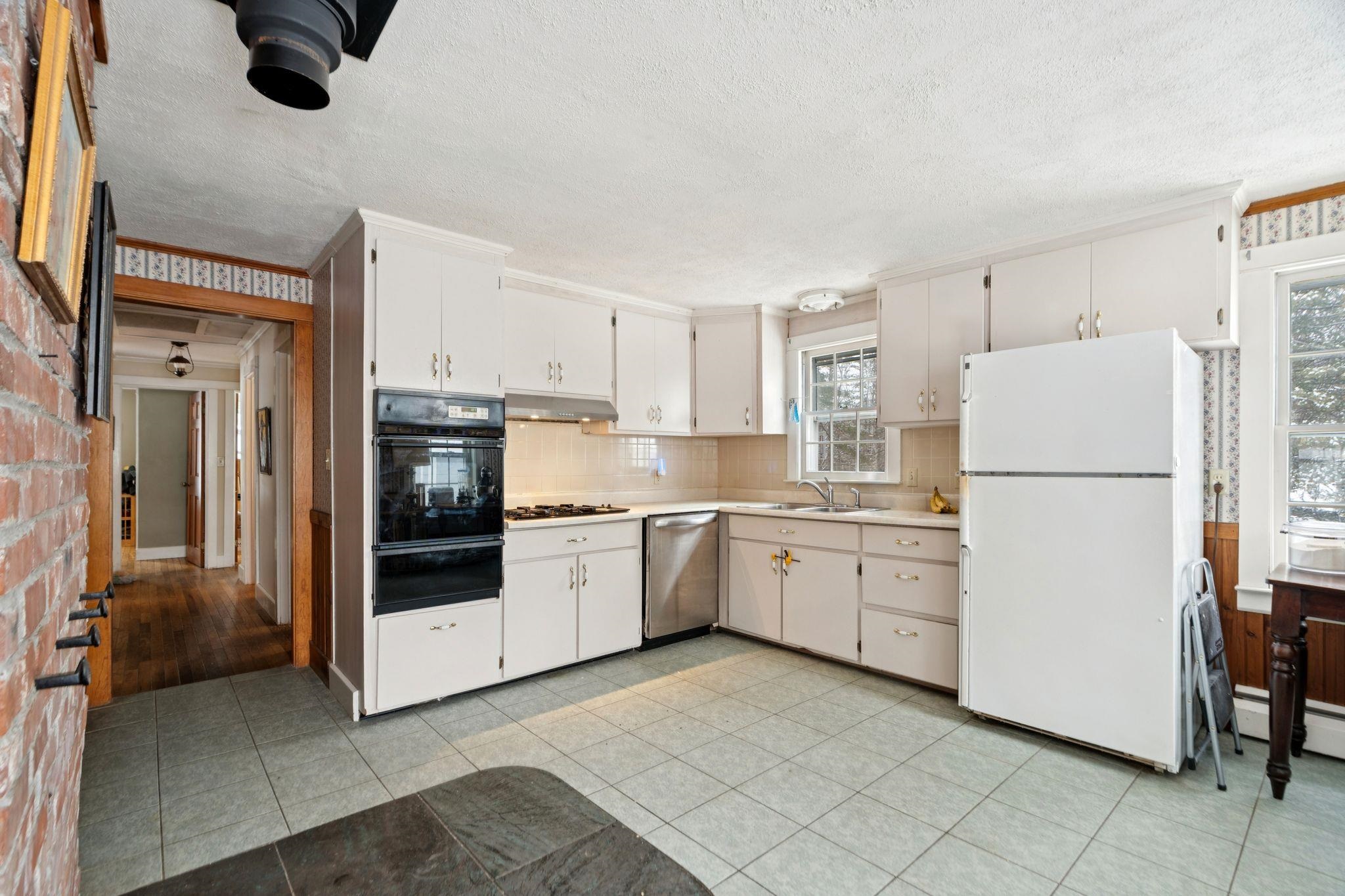 87 Fairground Road Property Photo 6