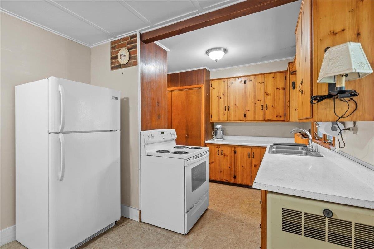 3 Hillside Avenue Property Photo 12