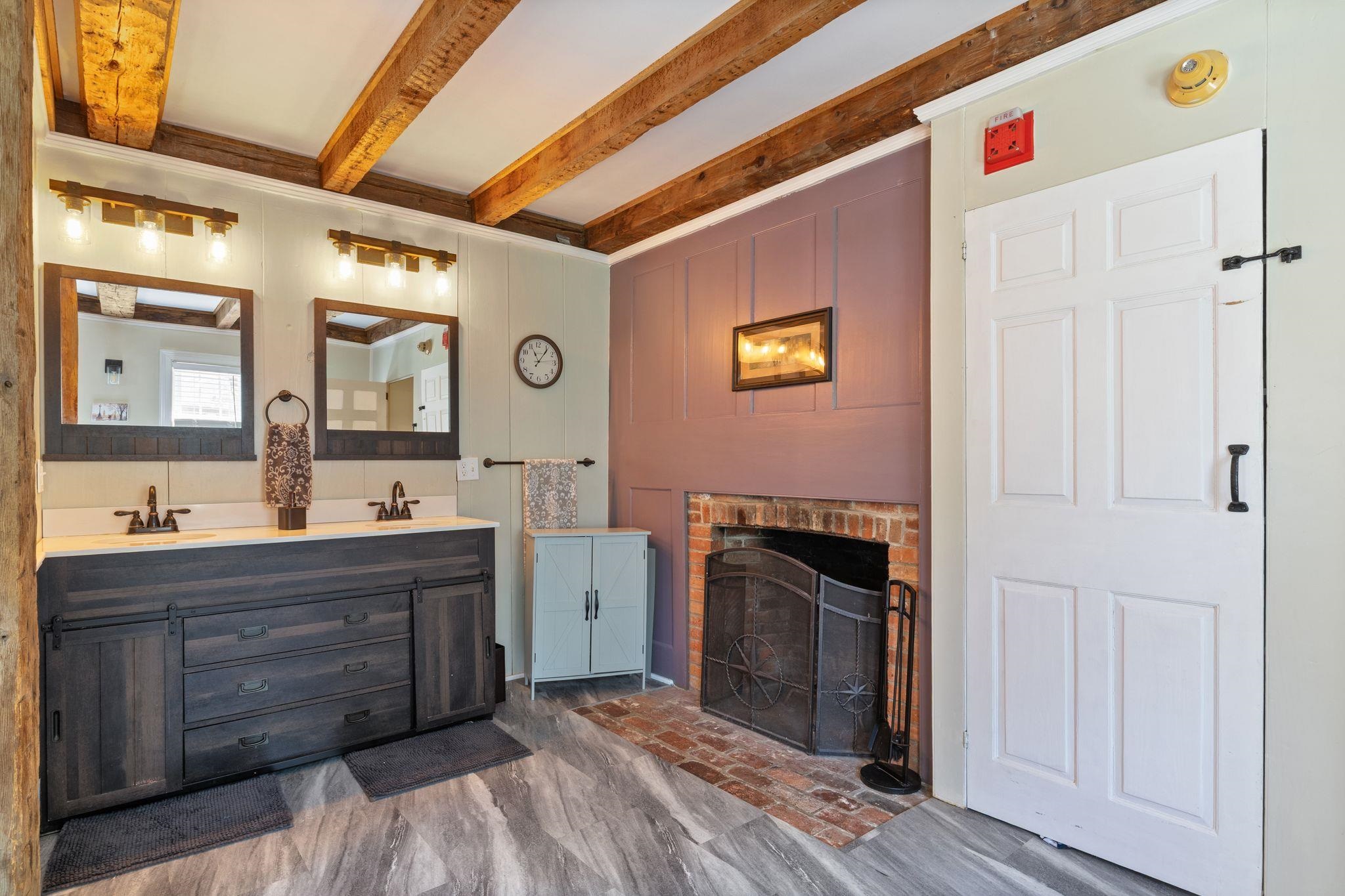 126 Davis Road Property Photo 24