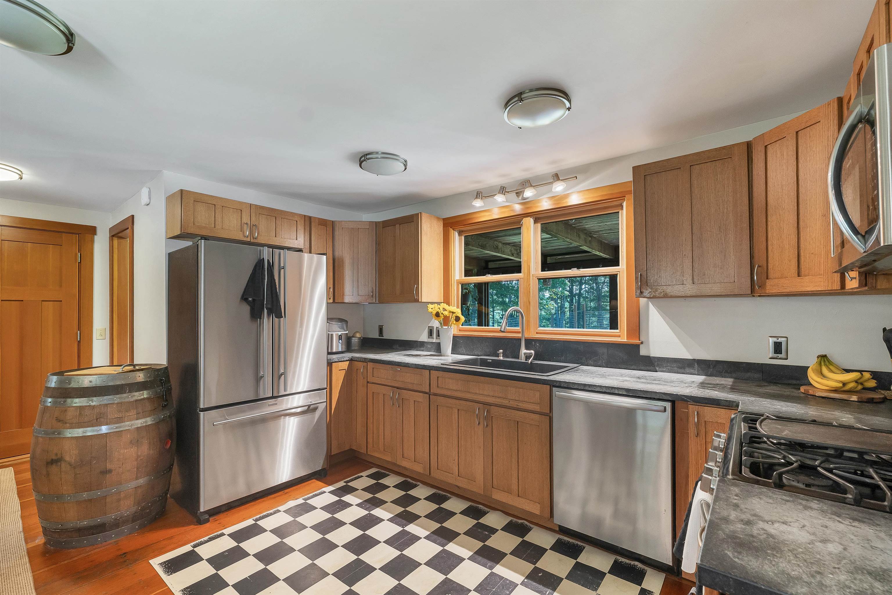 558 Province Road Property Photo 3