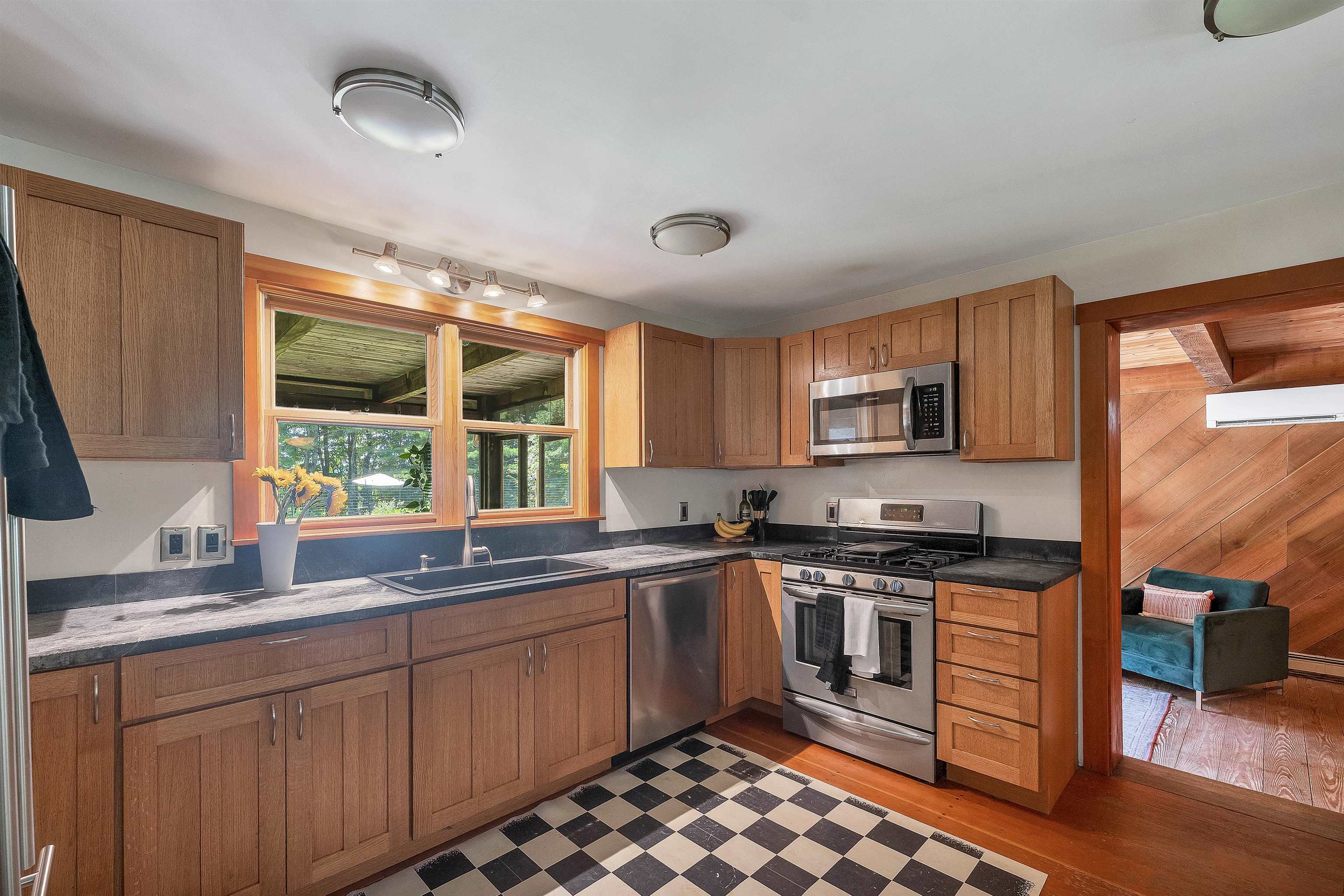 558 Province Road Property Photo 4