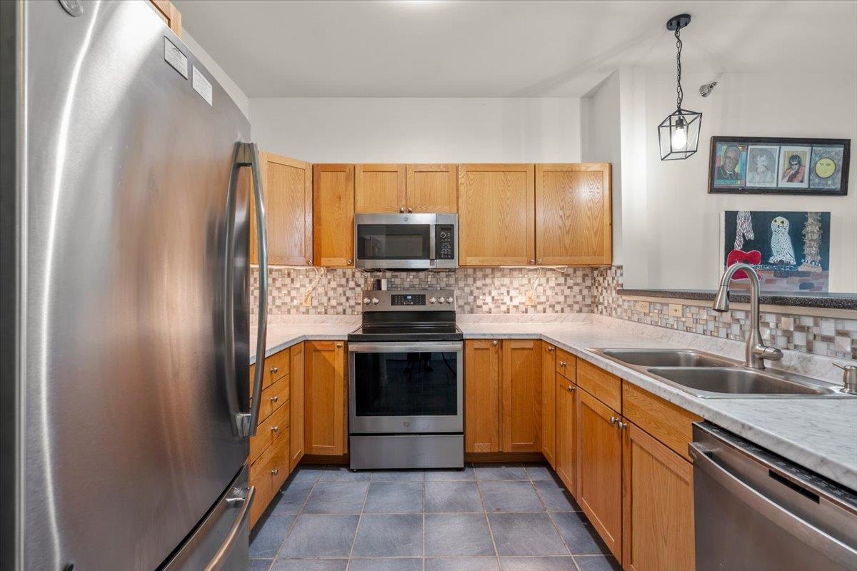 370 Farrell Street Property Photo 8