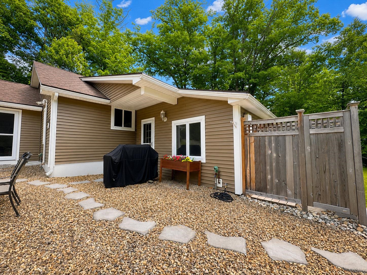 20 Keene Avenue Property Photo 3