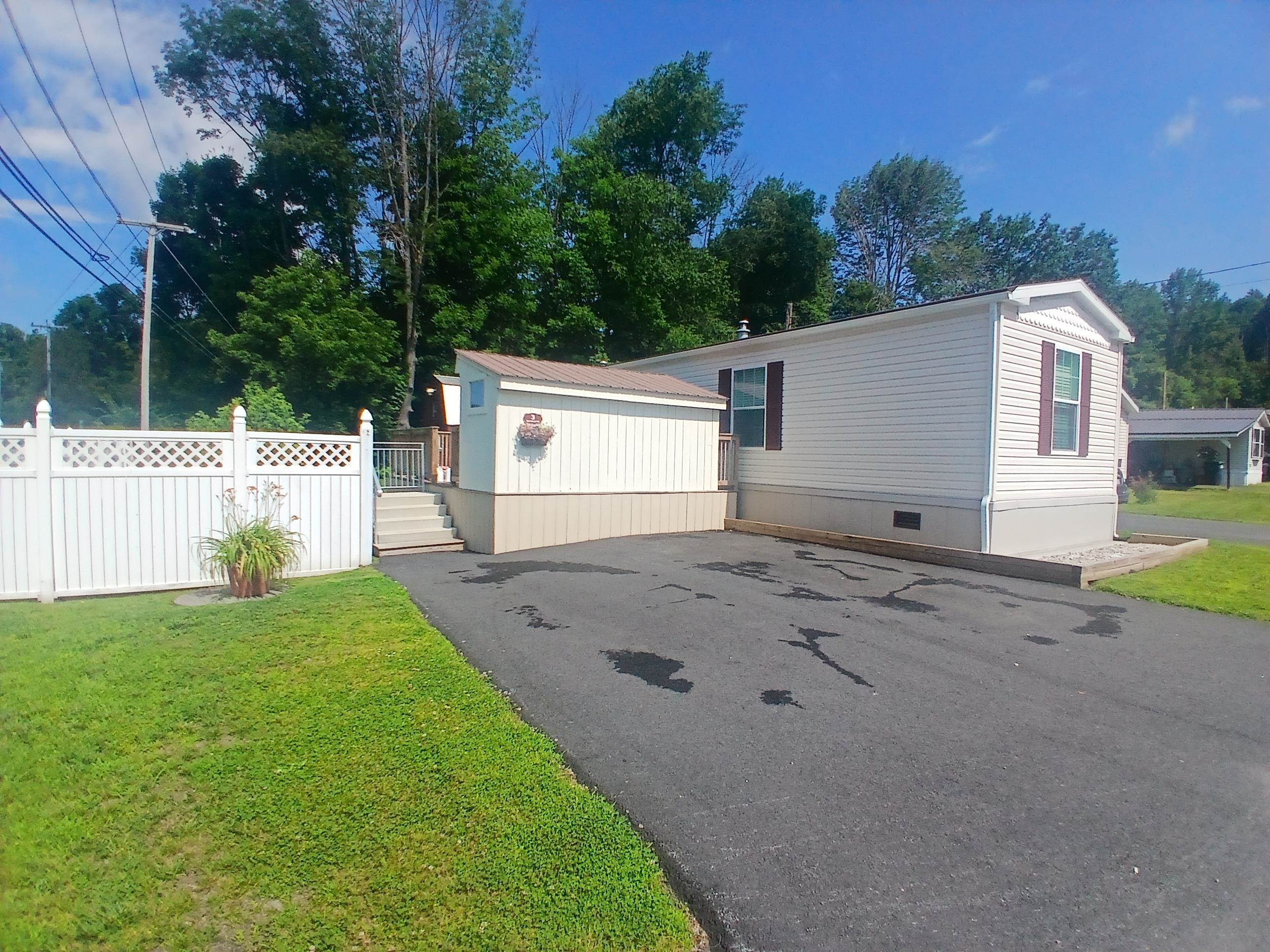 3 Daniels Drive Property Photo 1