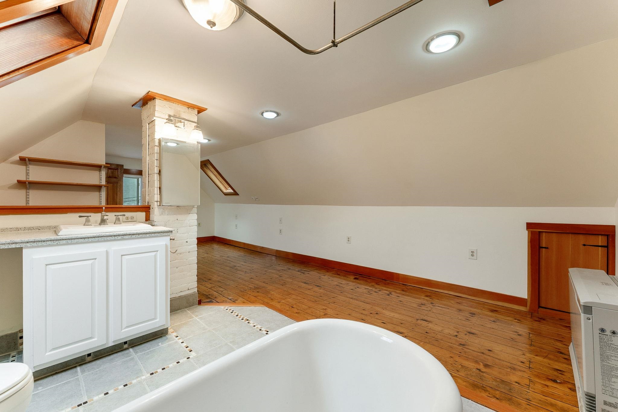 97 Berlin Street Property Photo 33
