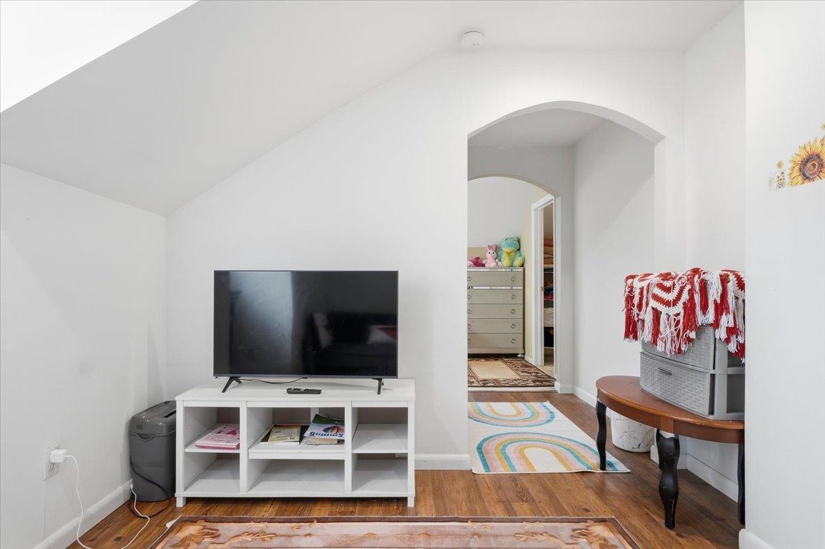 22 Redwood Terrace Property Photo 24