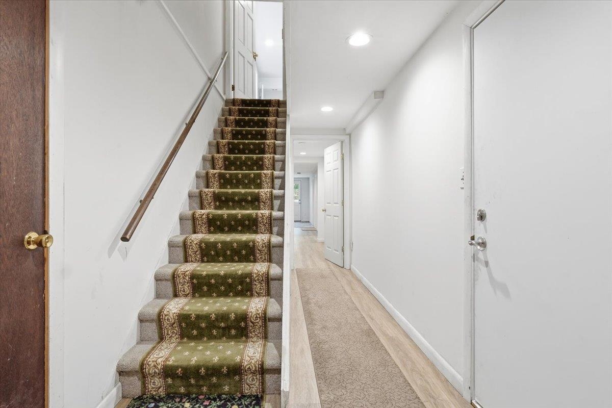 22 Redwood Terrace Property Photo 41