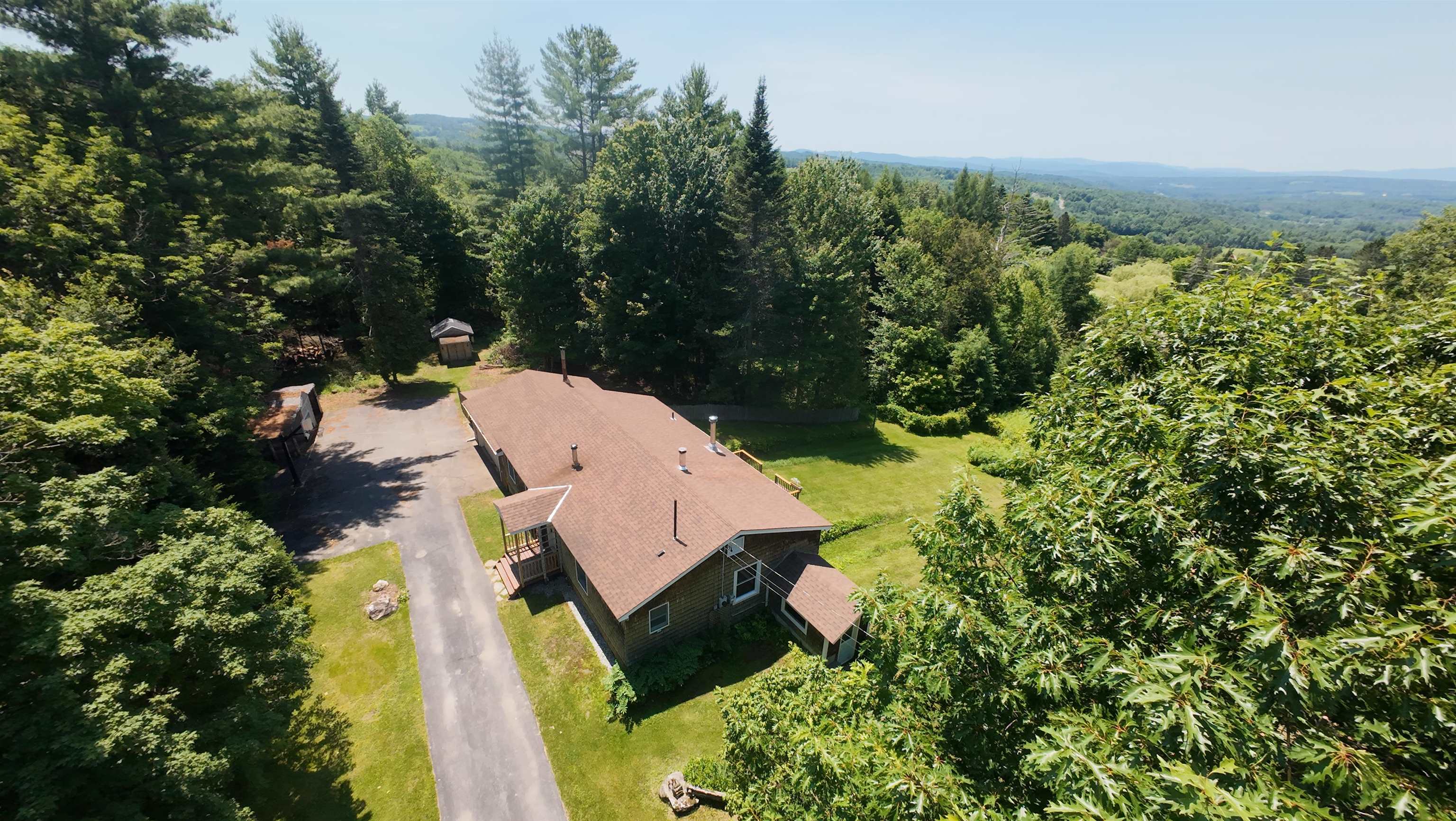 806 Maple Hill Road Property Photo 3