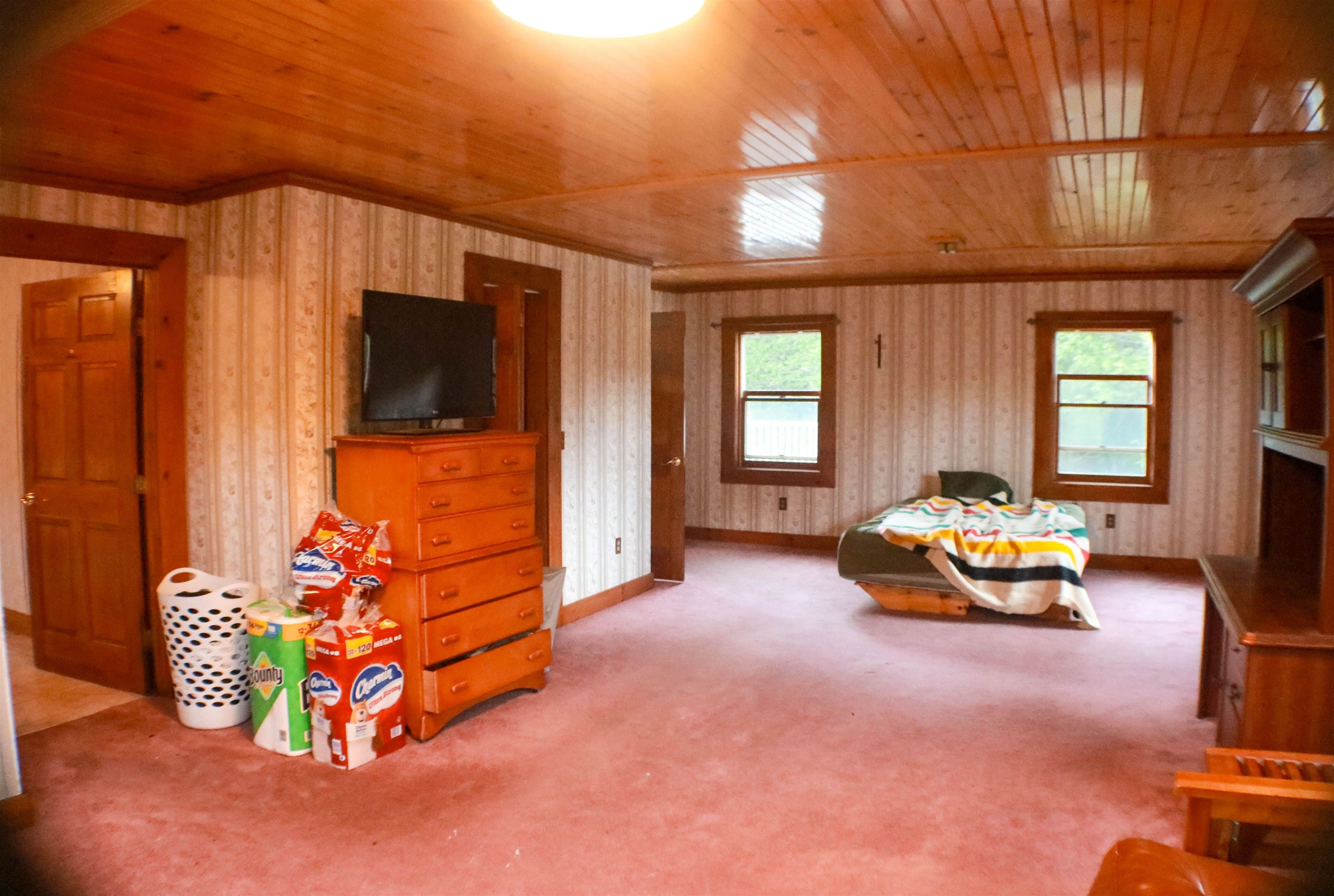 1081 Beaver Meadow Road Property Photo 5