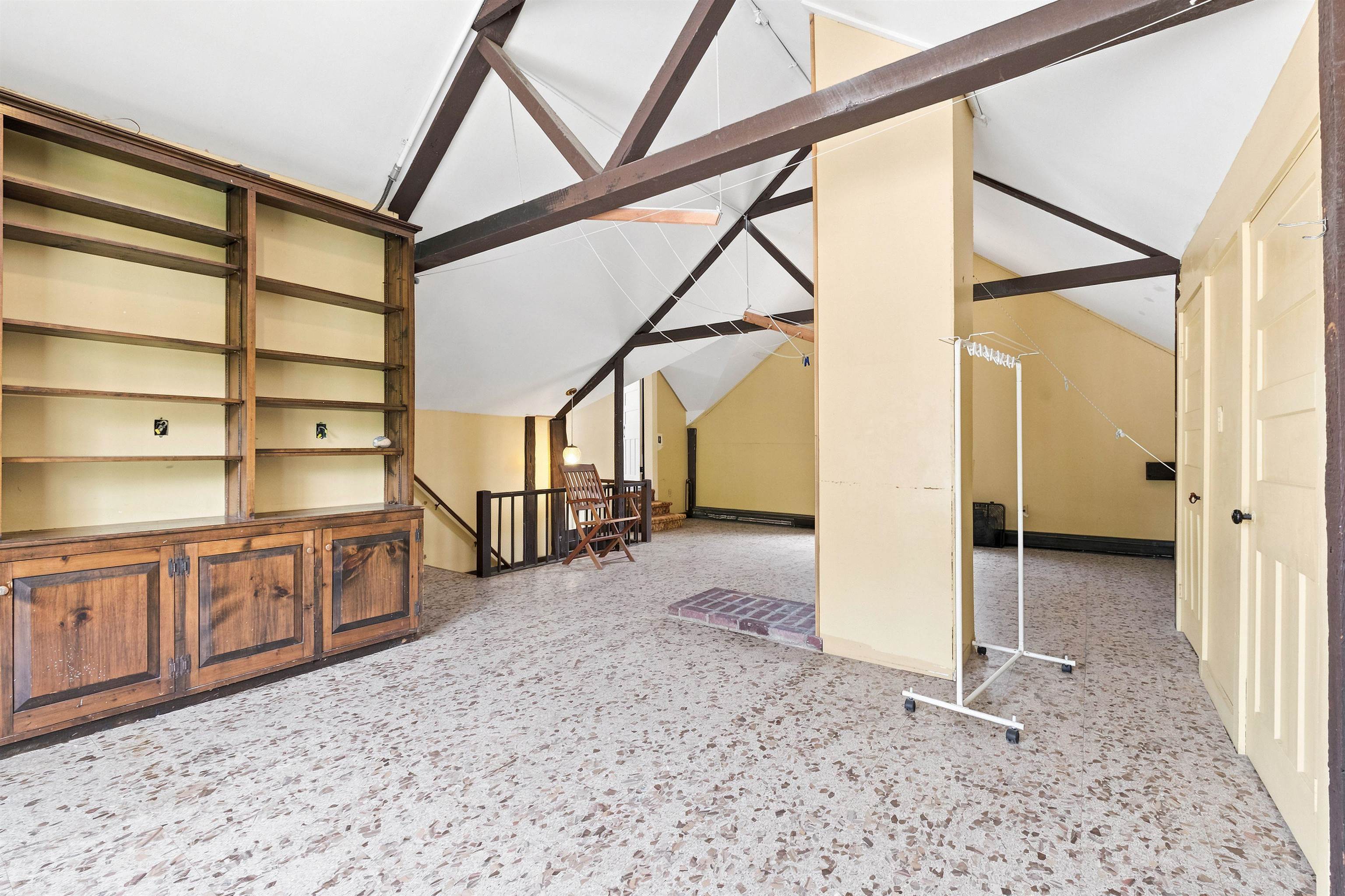 386 Pembroke Street Property Photo 40