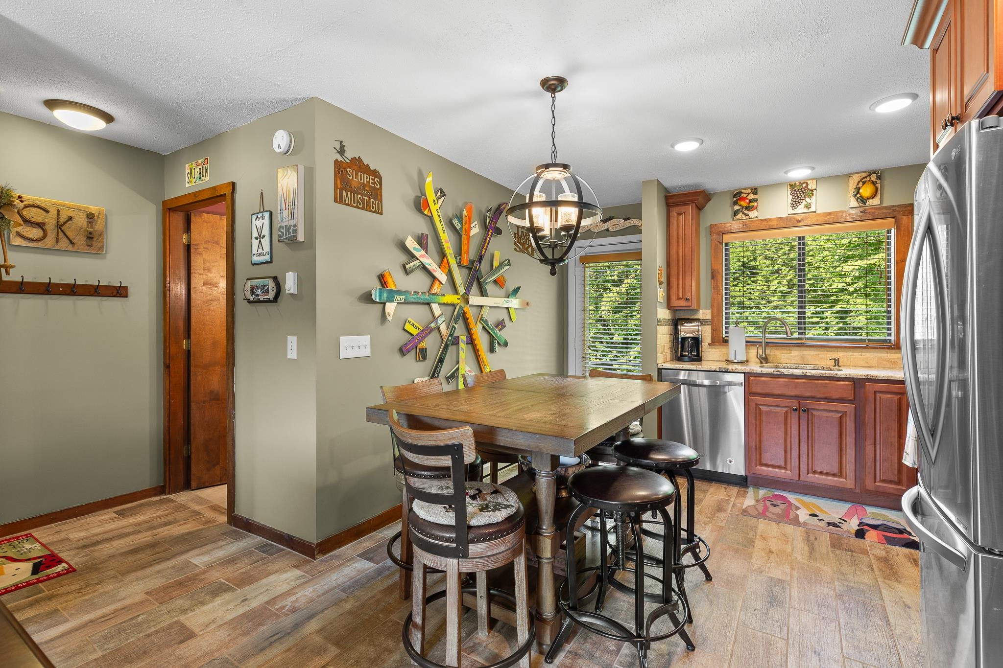 321 Moon Ridge Road Property Photo 1