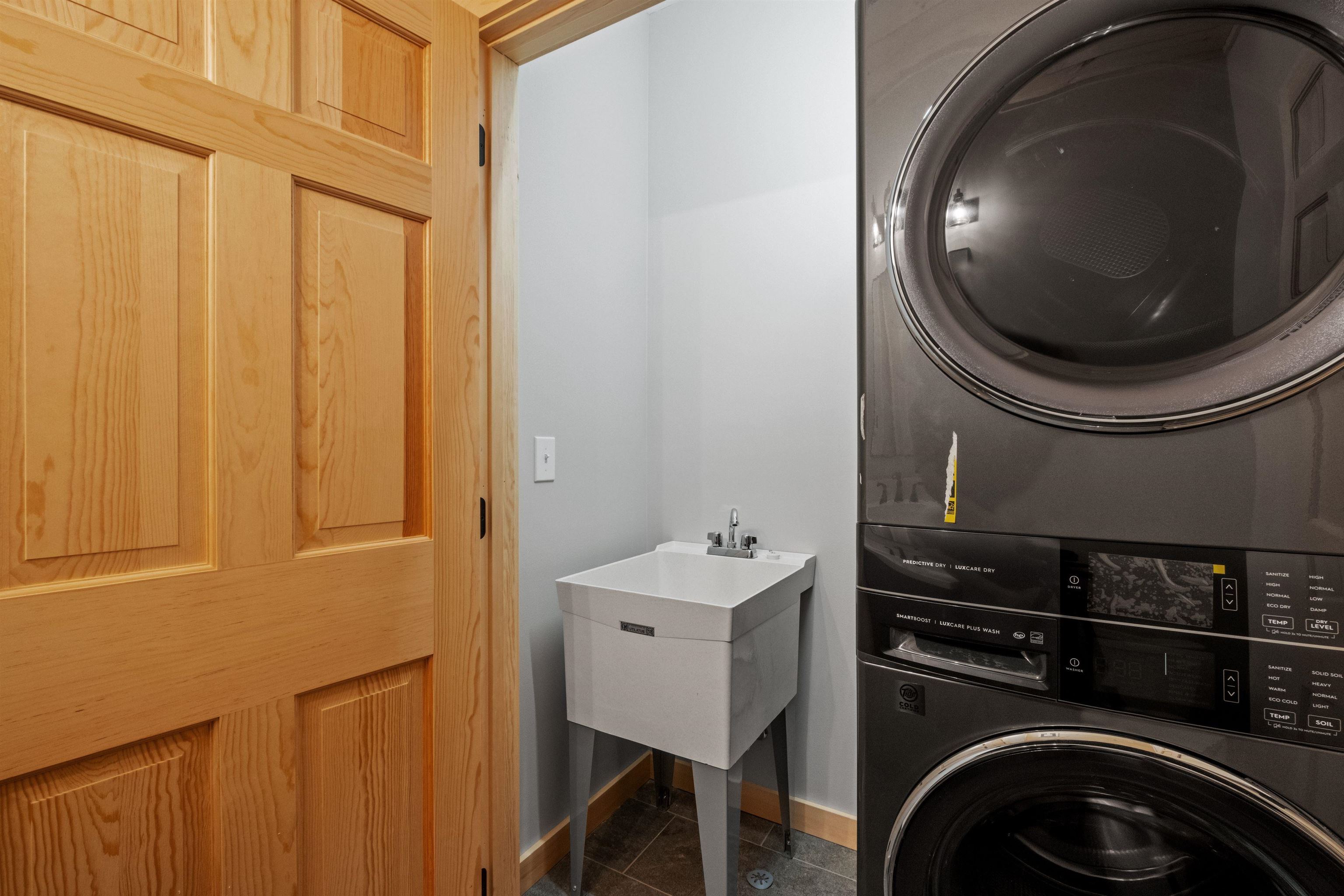 17 Landing Road Property Photo 6
