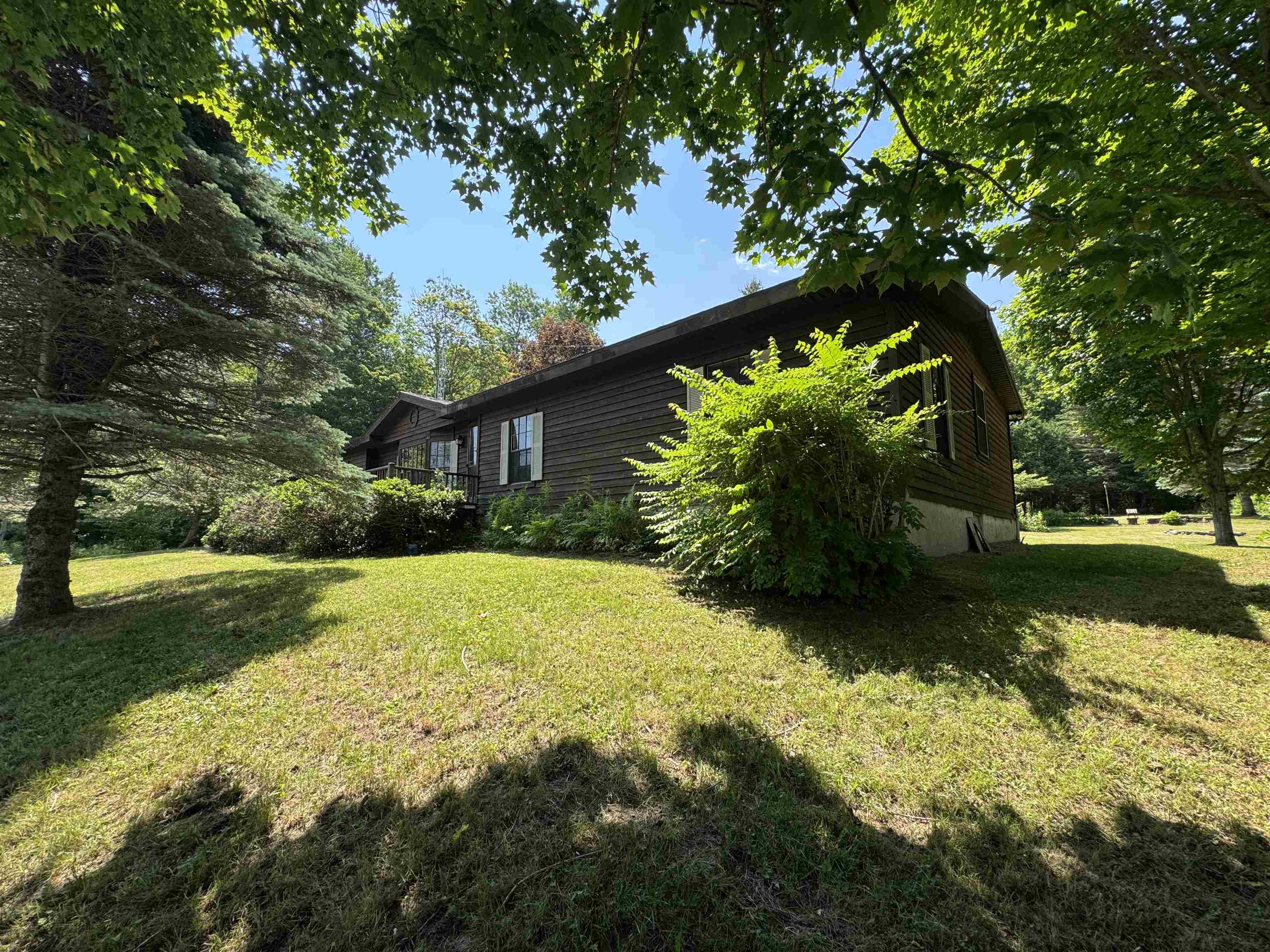5 Camelot Drive Property Photo 4