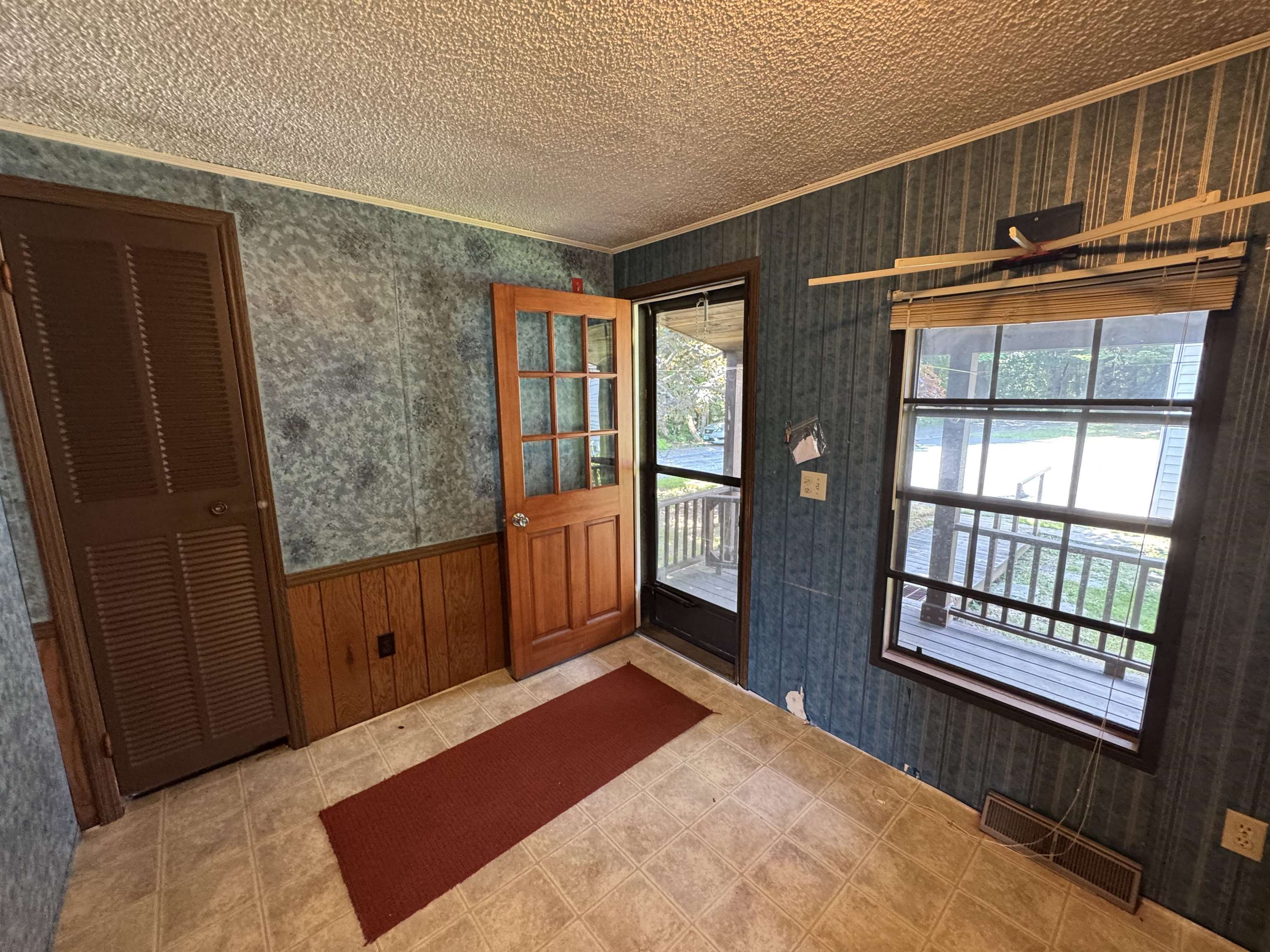 5 Camelot Drive Property Photo 8