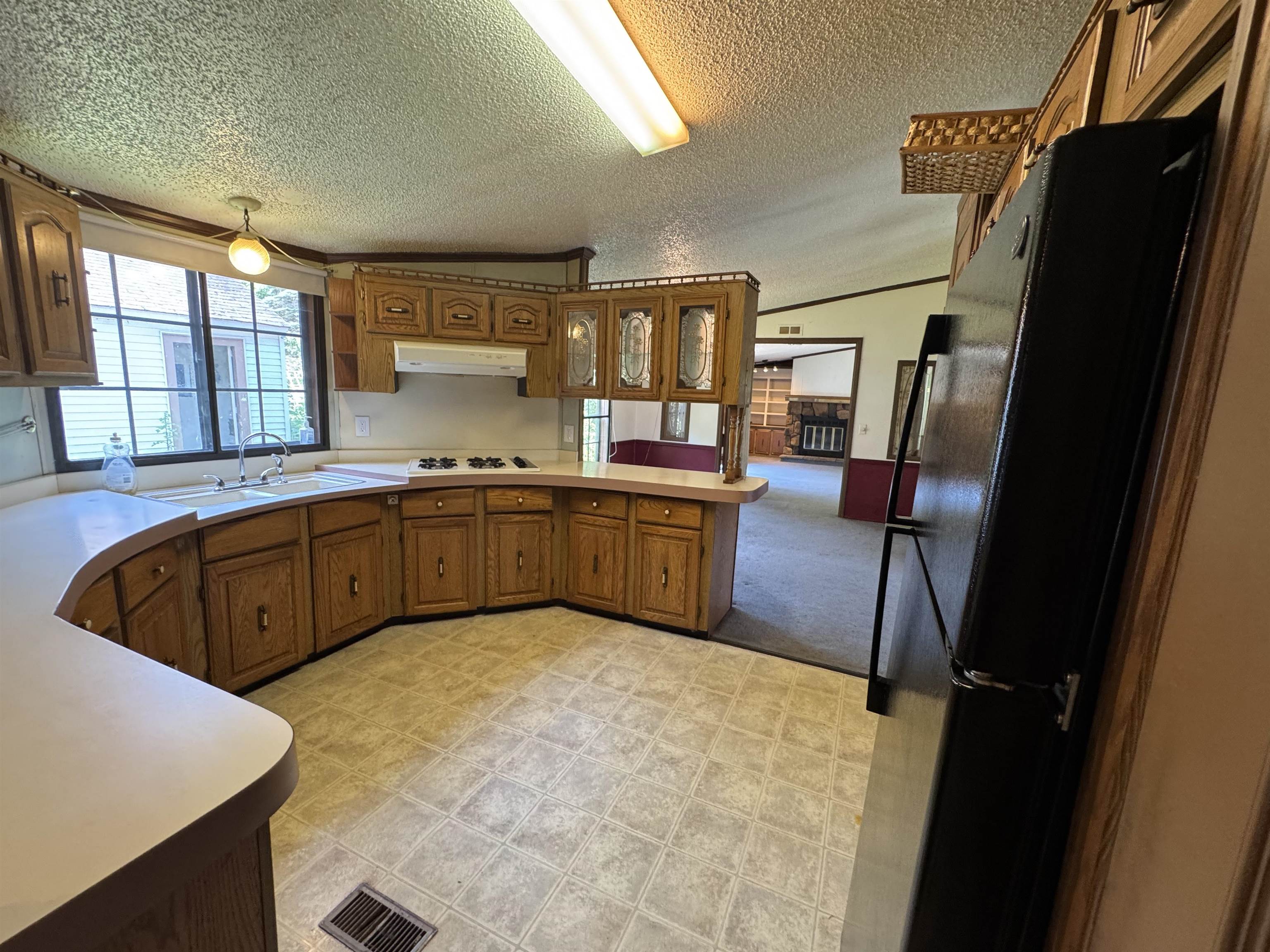 5 Camelot Drive Property Photo 11
