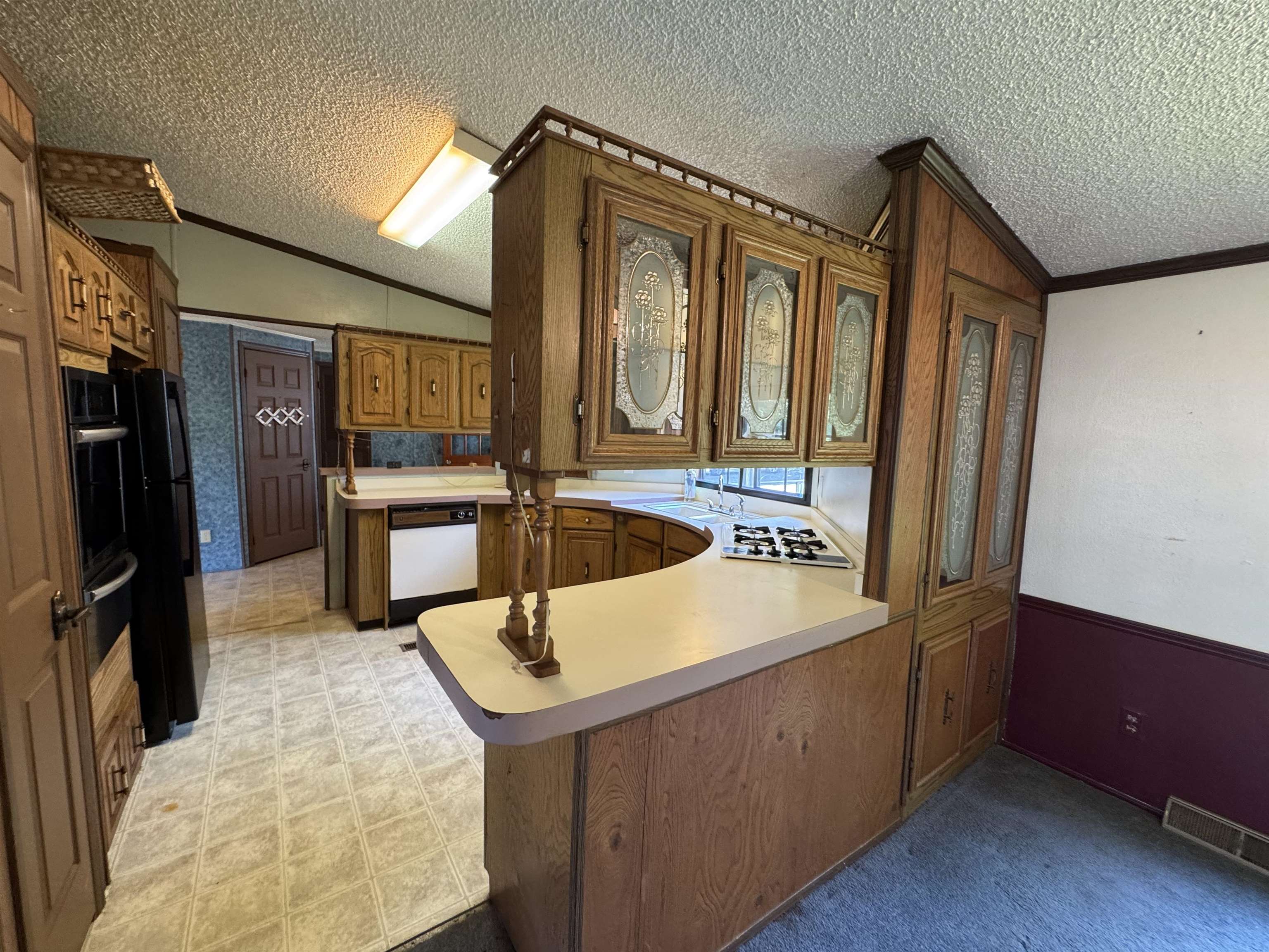 5 Camelot Drive Property Photo 13