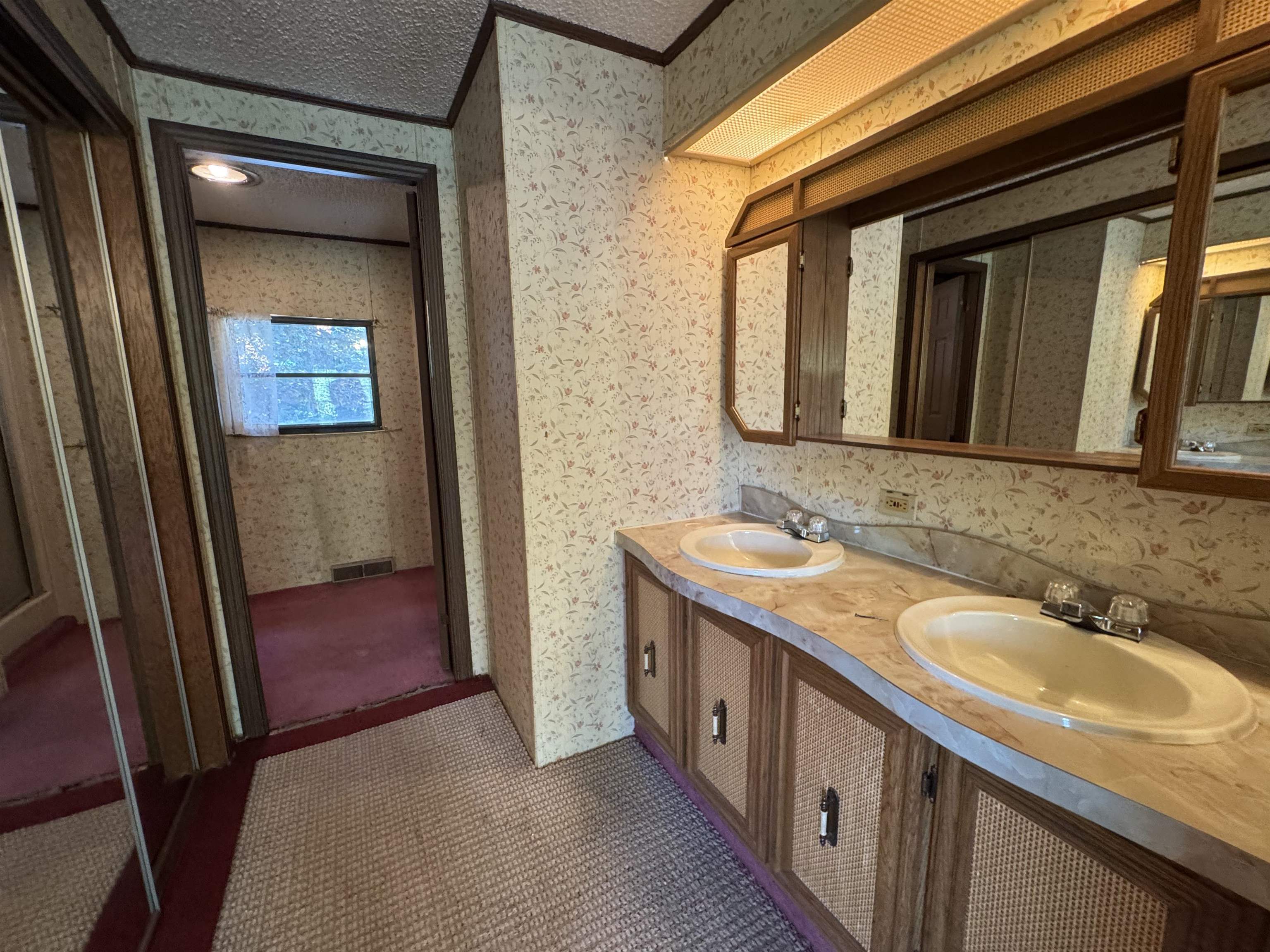 5 Camelot Drive Property Photo 21