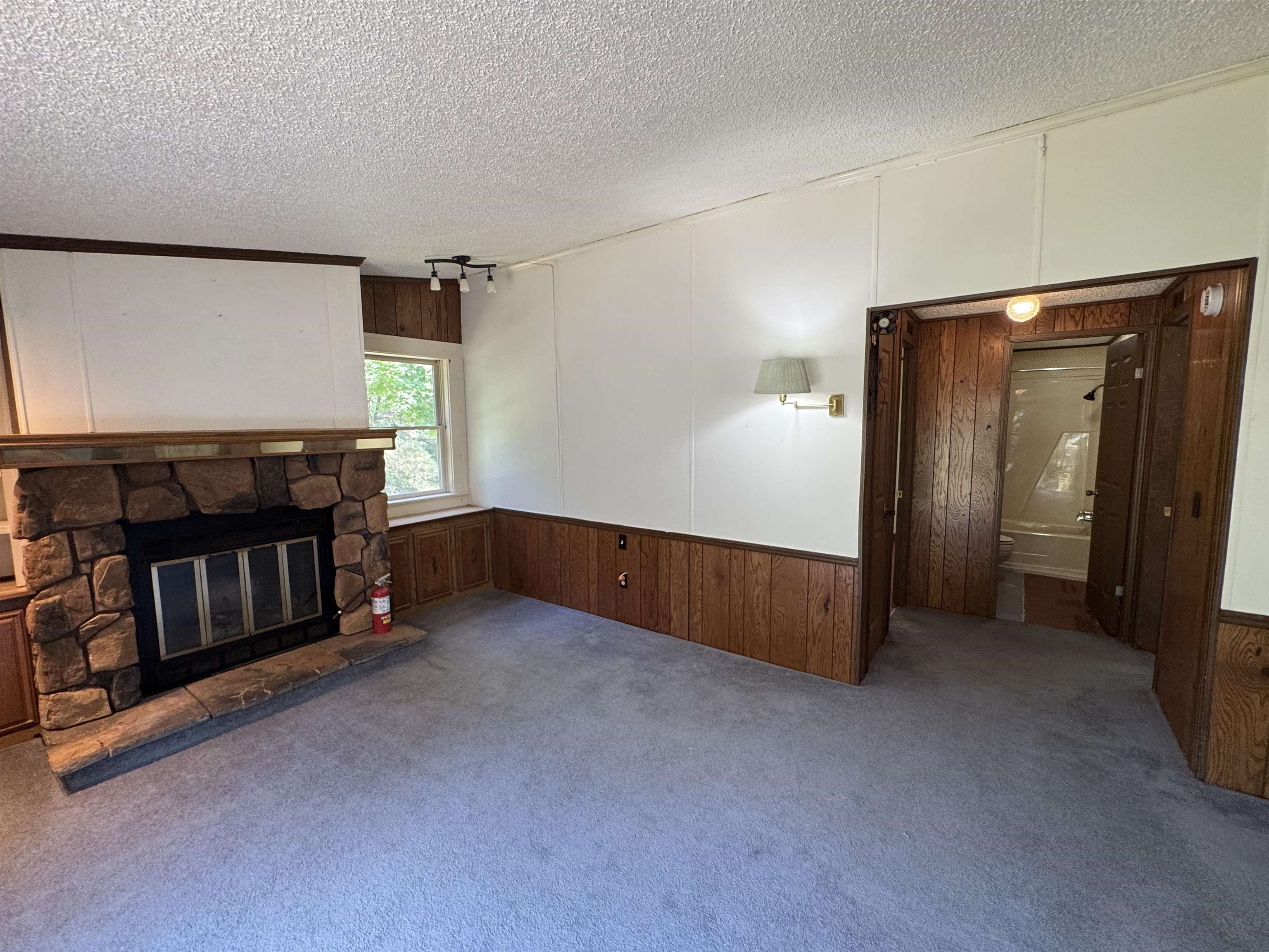 5 Camelot Drive Property Photo 26